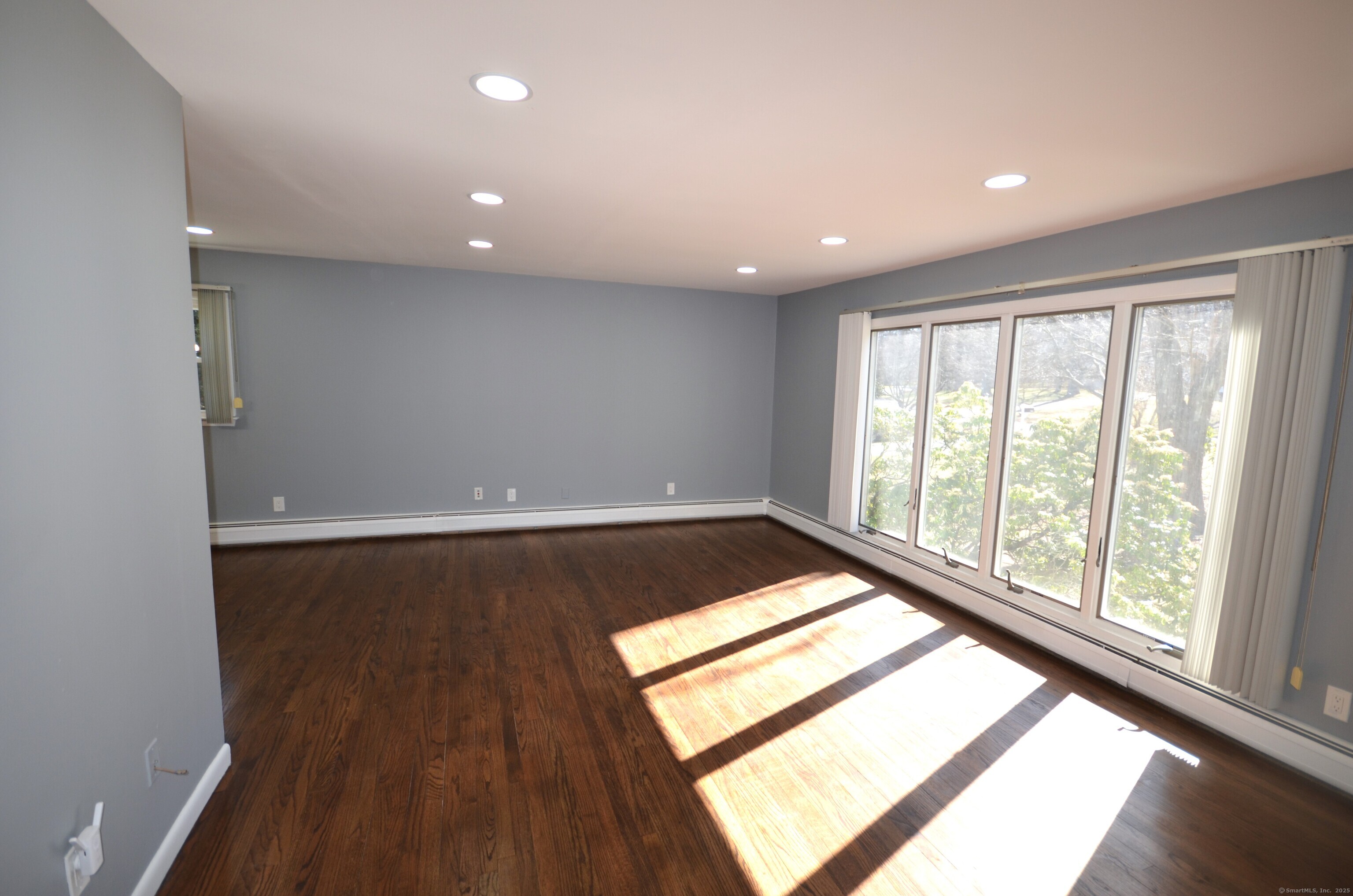 442 Surrey Lane
