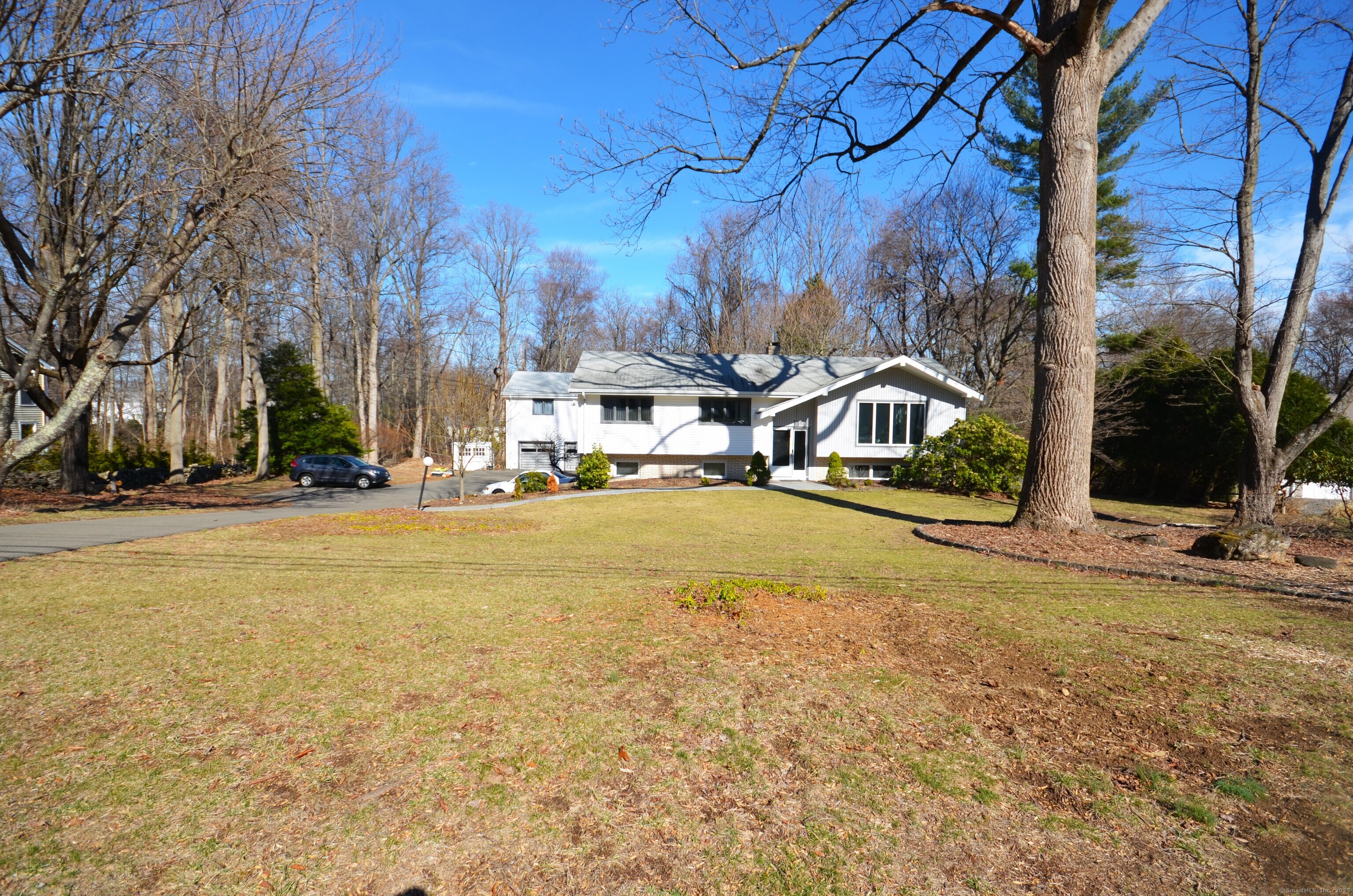 442 Surrey Lane