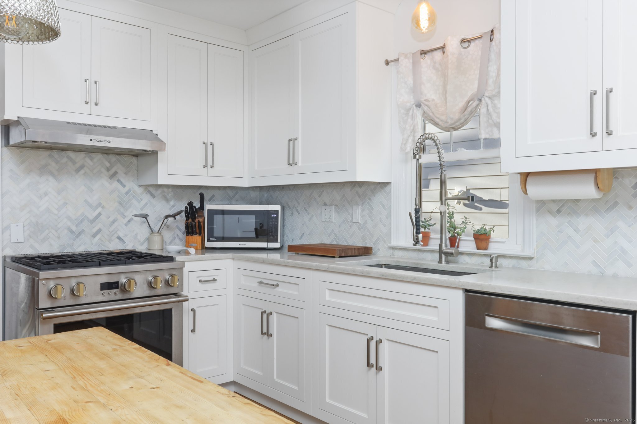 85 Valleywood Road