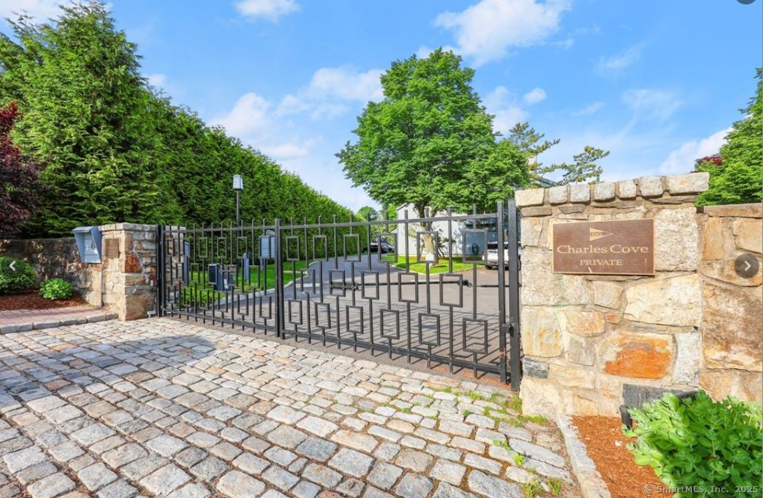 119 Gregory Boulevard APT 32