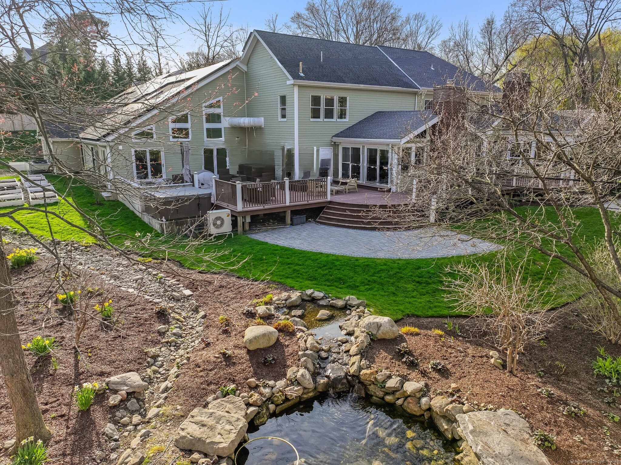 17 Pequot Drive