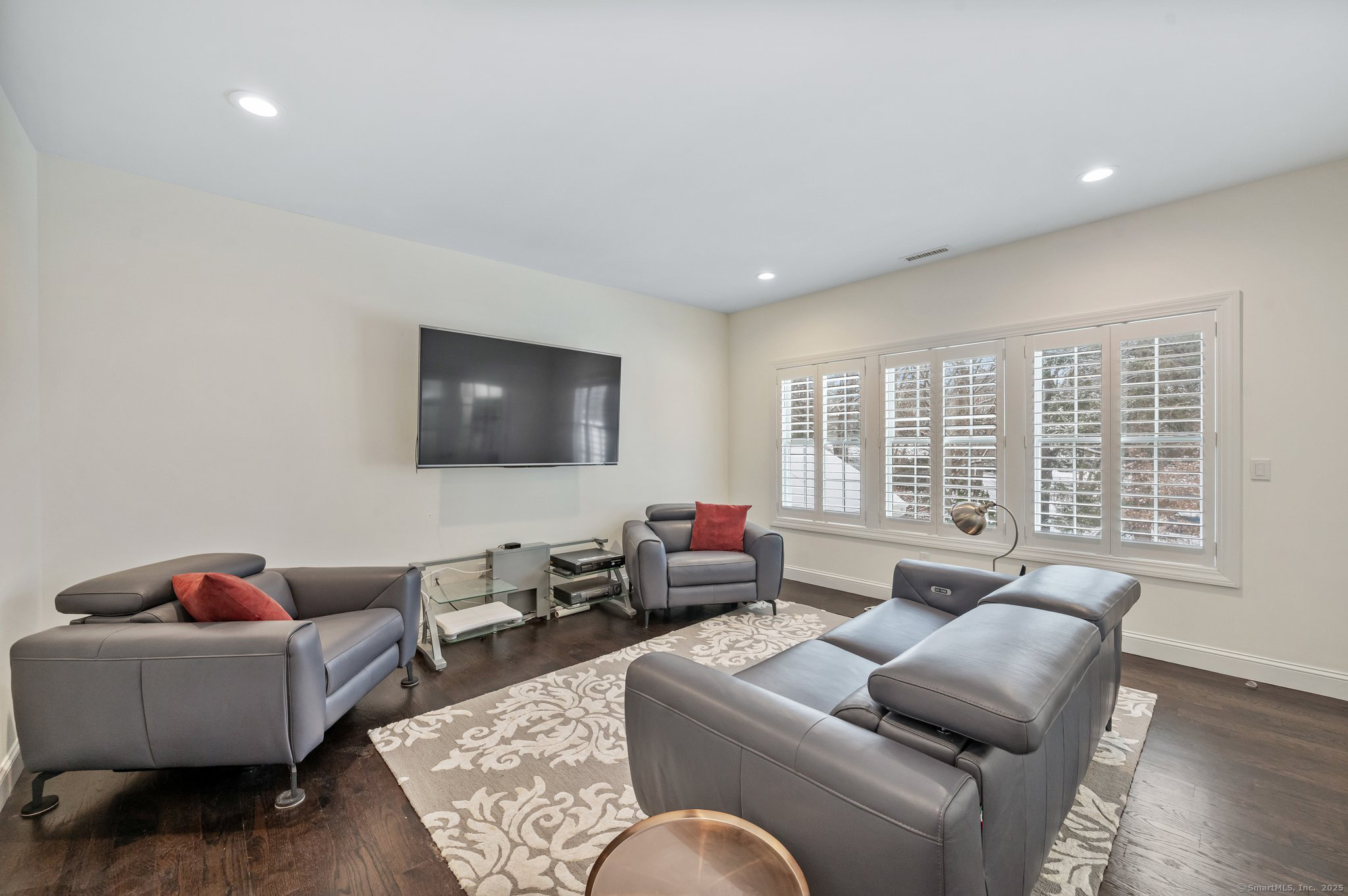 17 Pequot Drive
