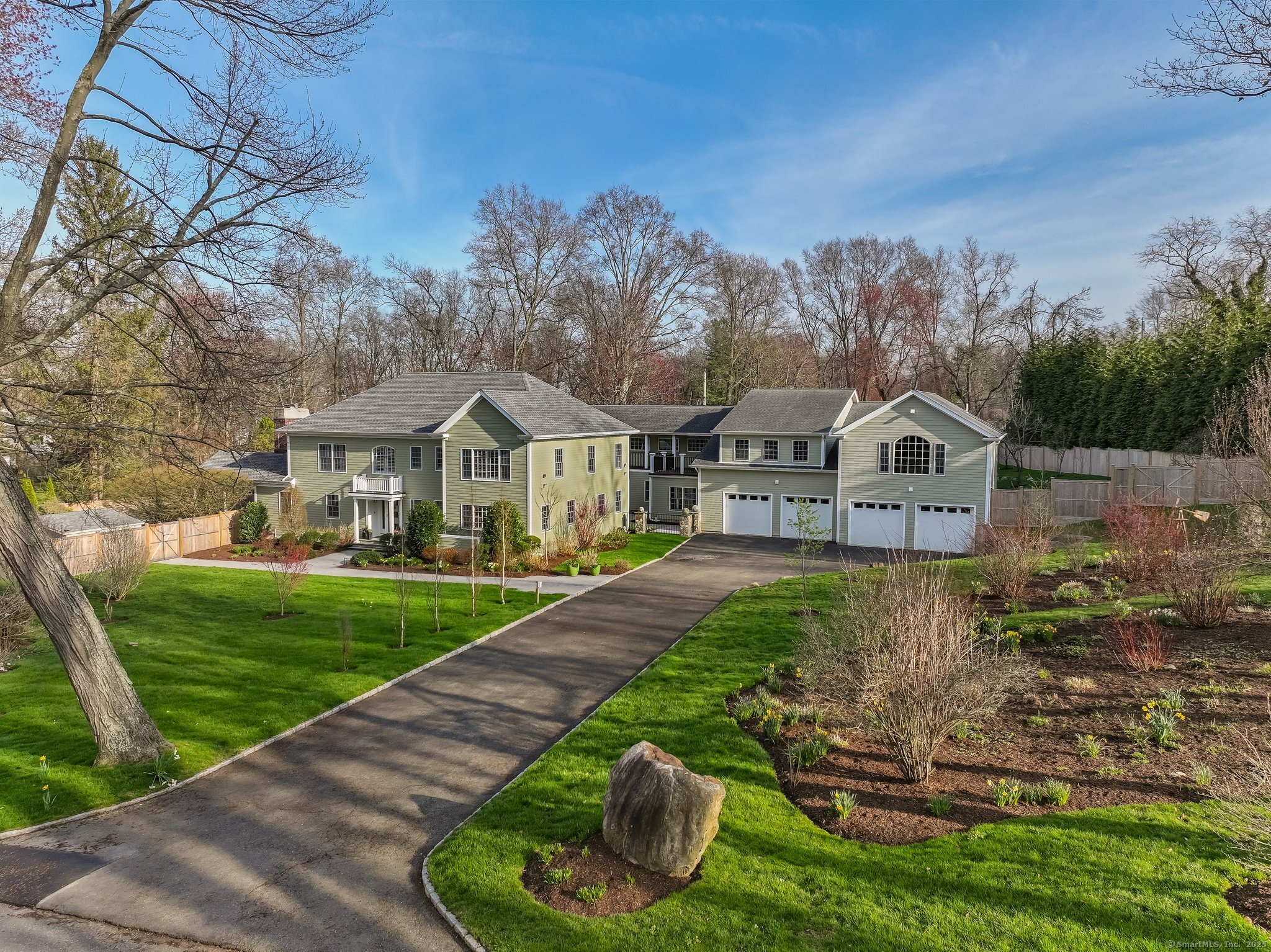 17 Pequot Drive