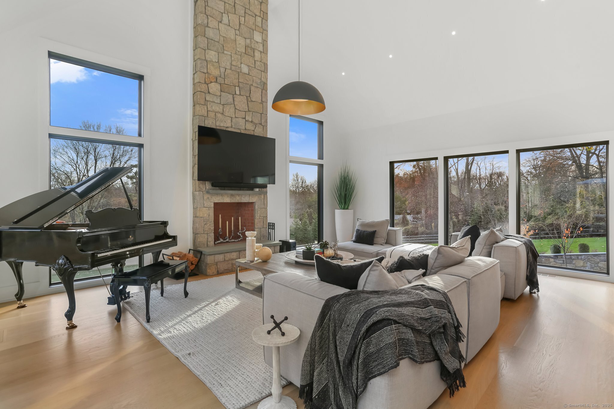 99 Hillspoint Road