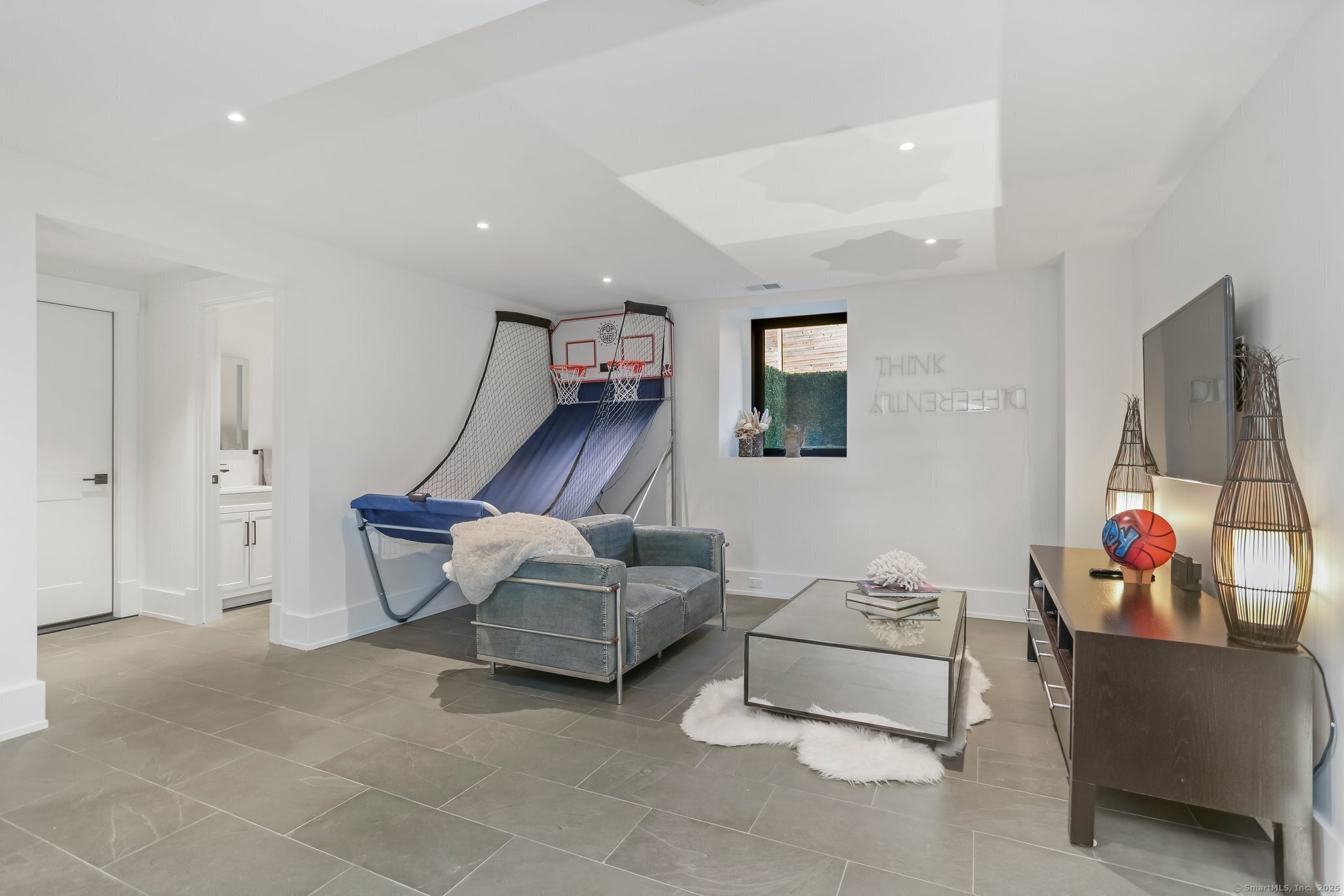 99 Hillspoint Road