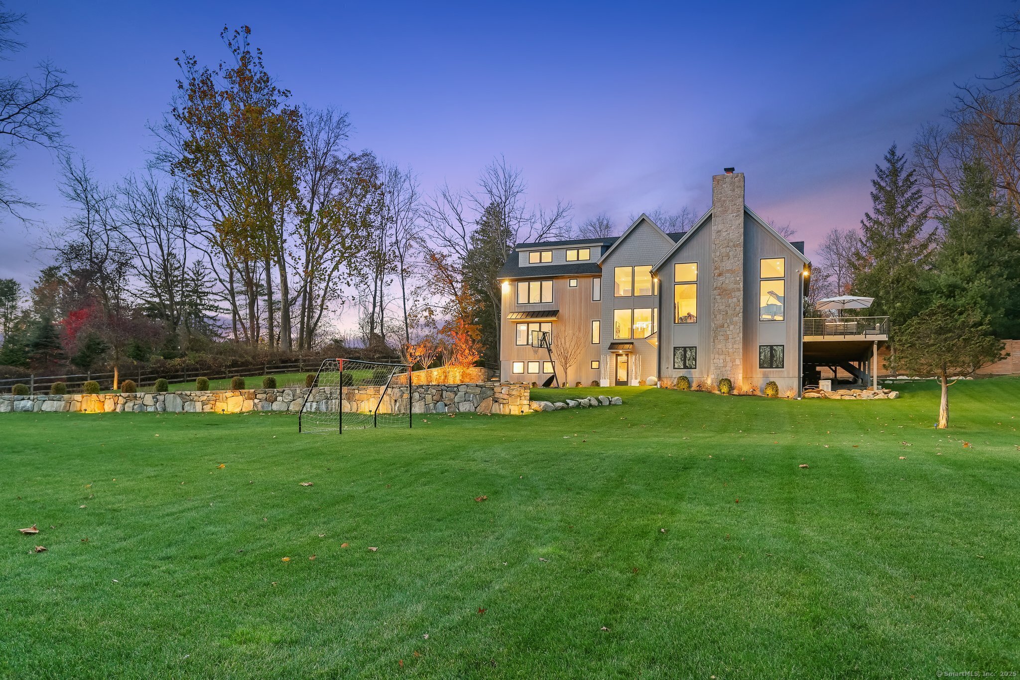 99 Hillspoint Road