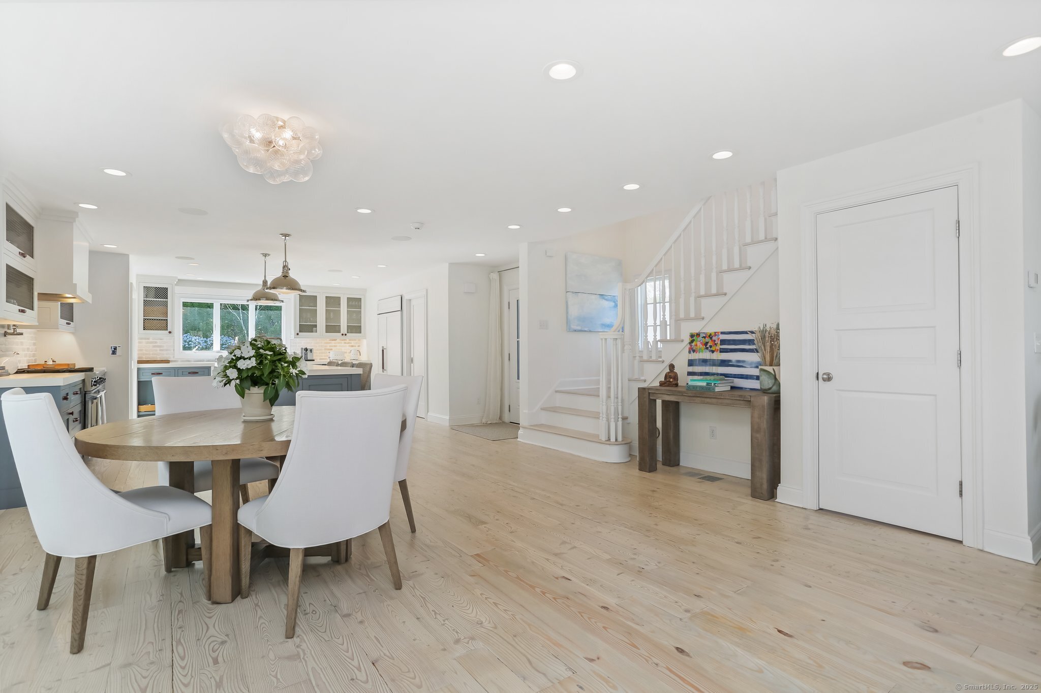 5 Compo Hill Avenue