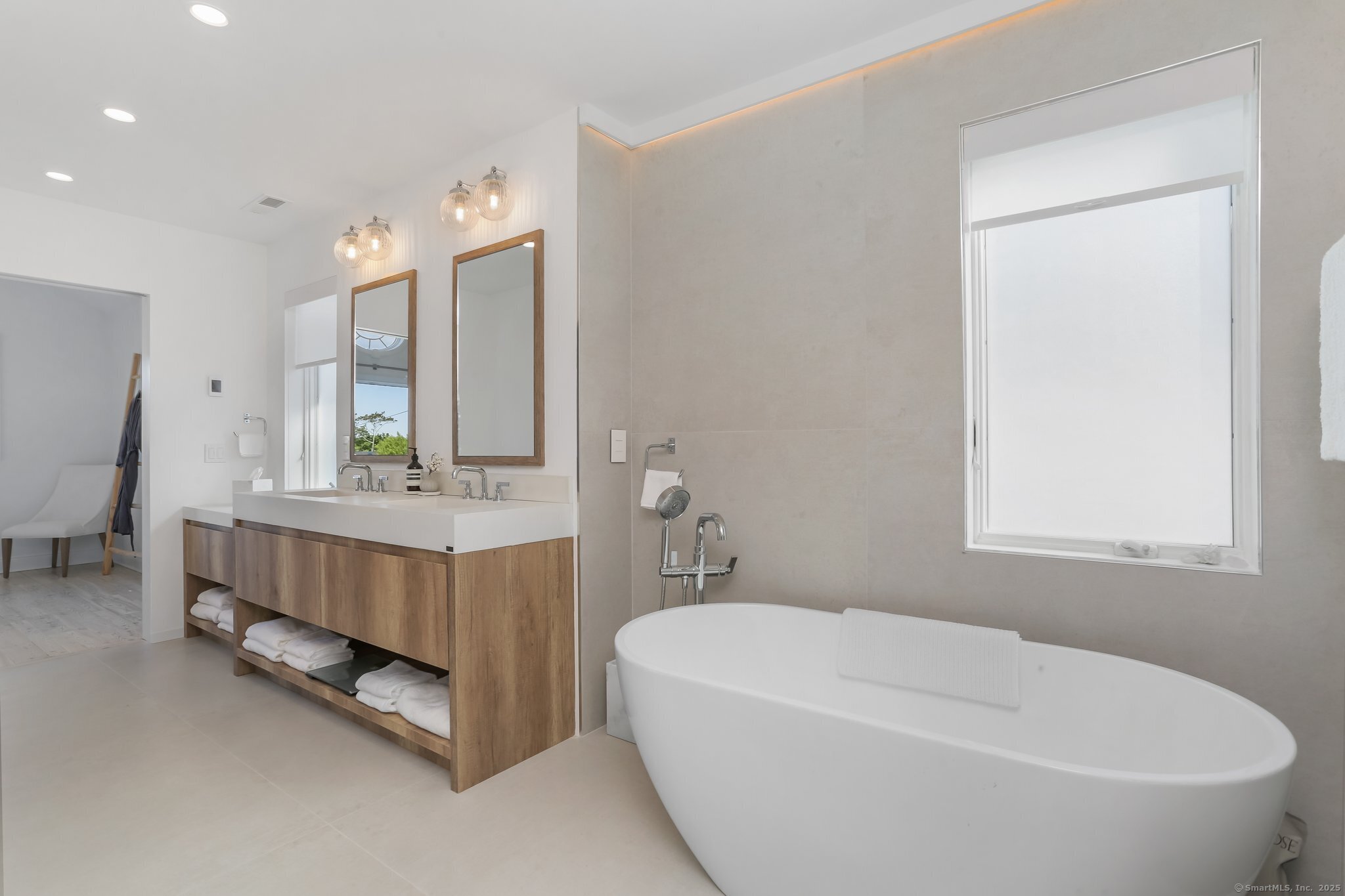 5 Compo Hill Avenue
