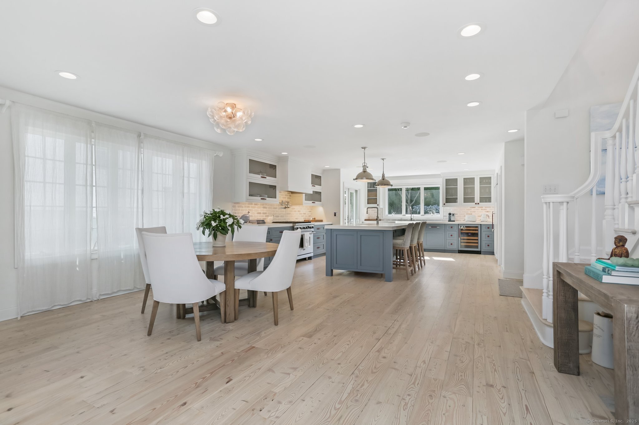 5 Compo Hill Avenue