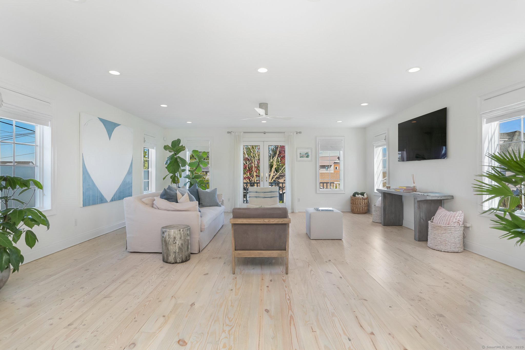 5 Compo Hill Avenue