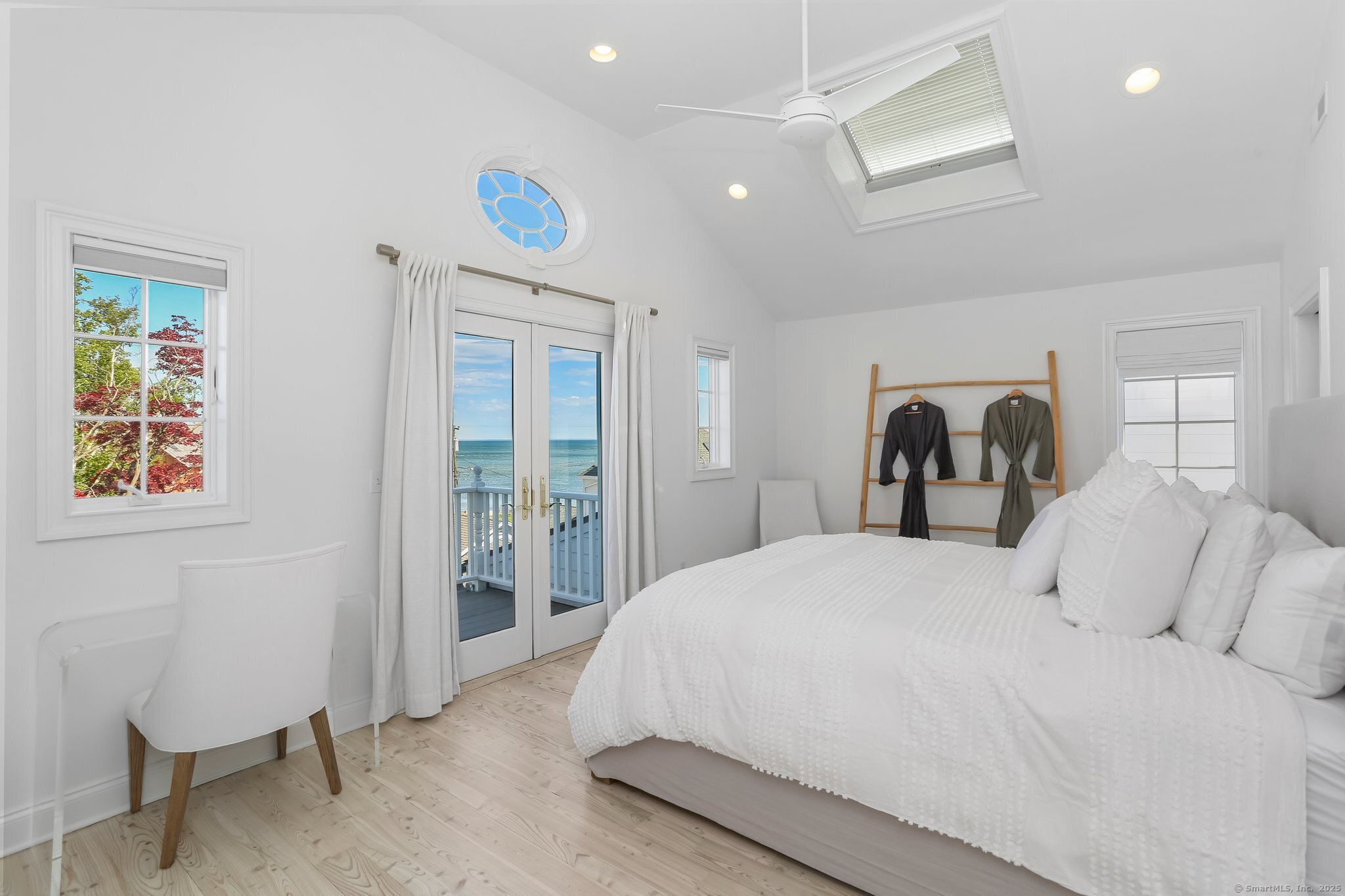 5 Compo Hill Avenue