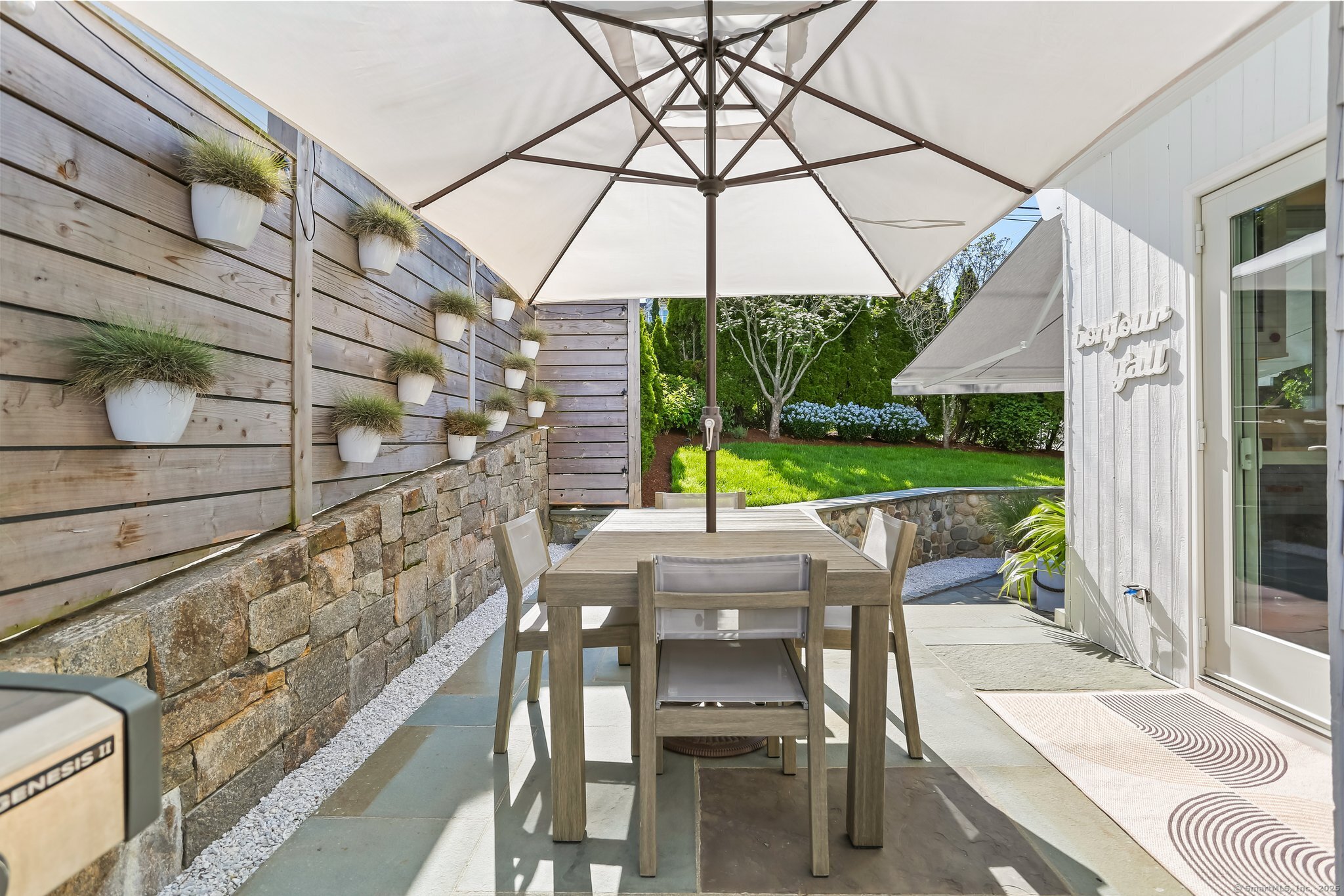 5 Compo Hill Avenue