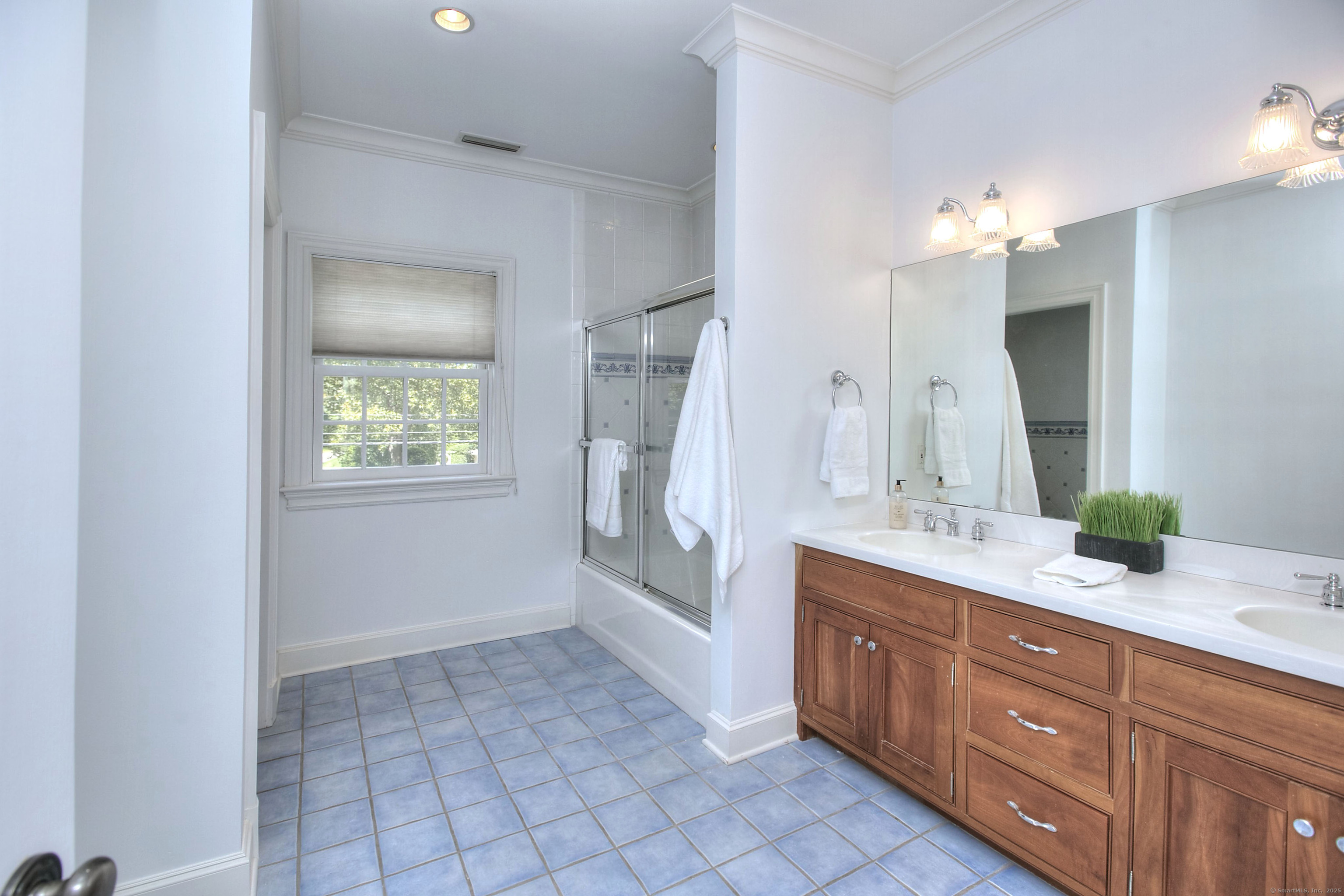14 Mayflower Parkway
