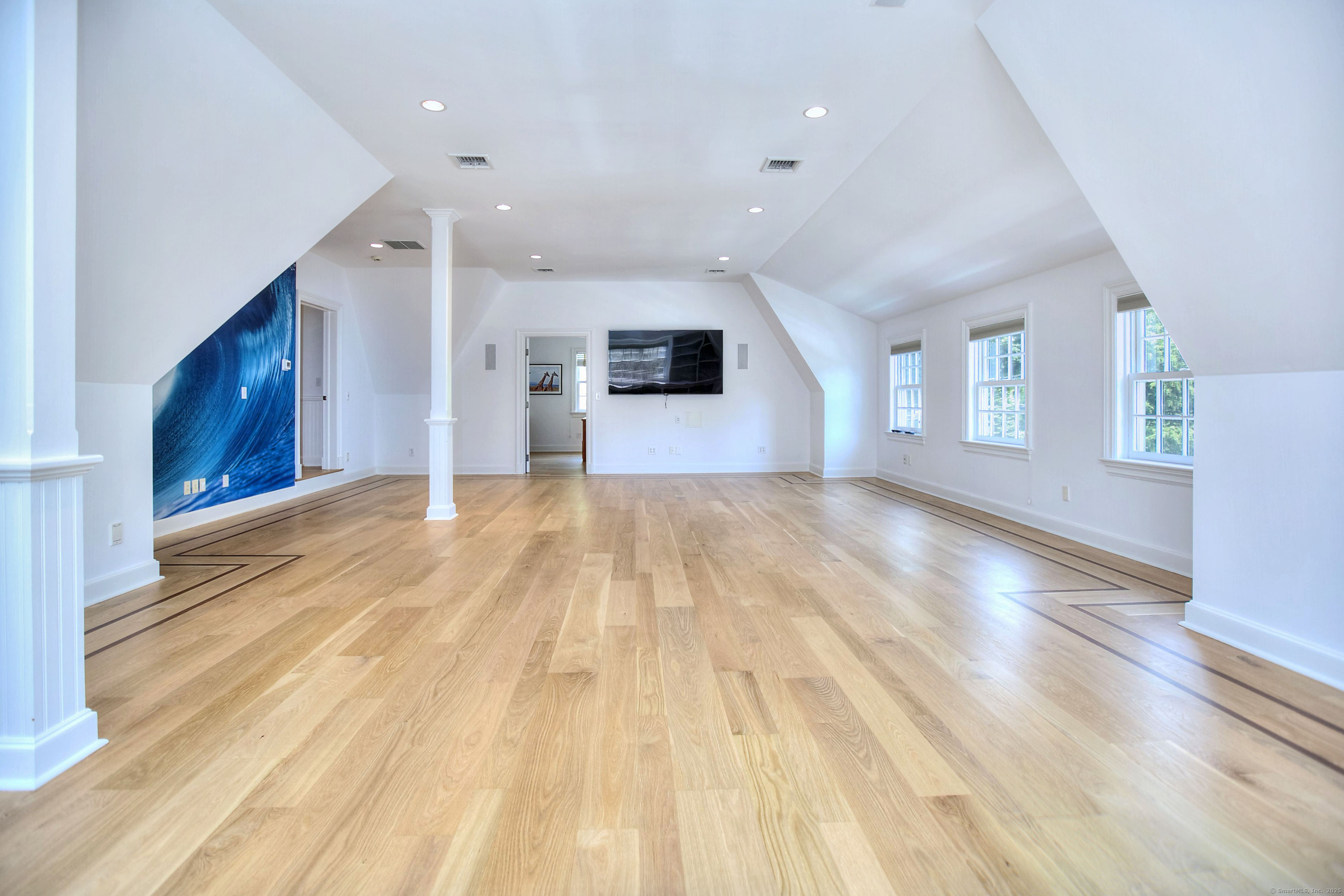 14 Mayflower Parkway