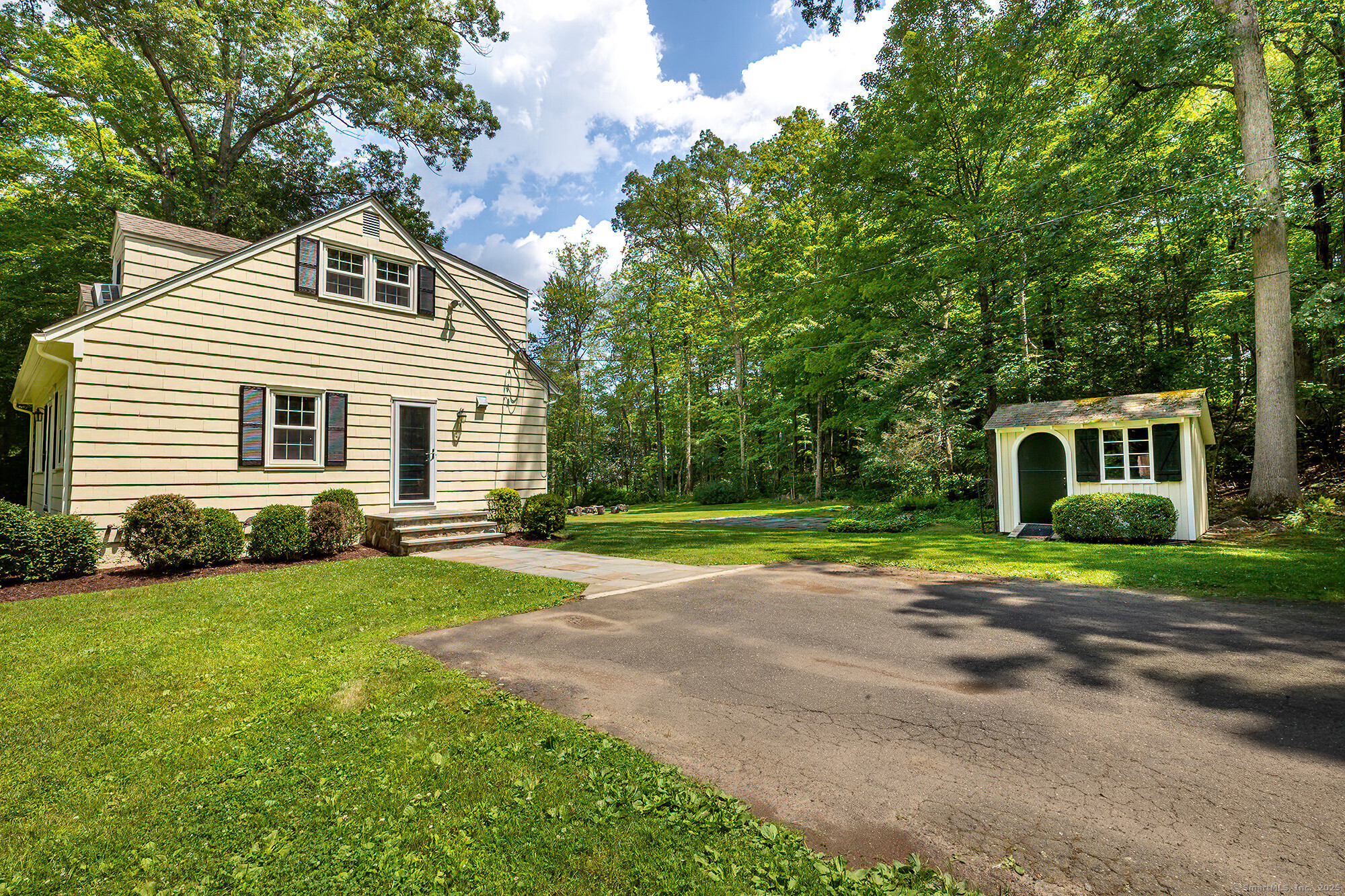 61 Knollwood Drive