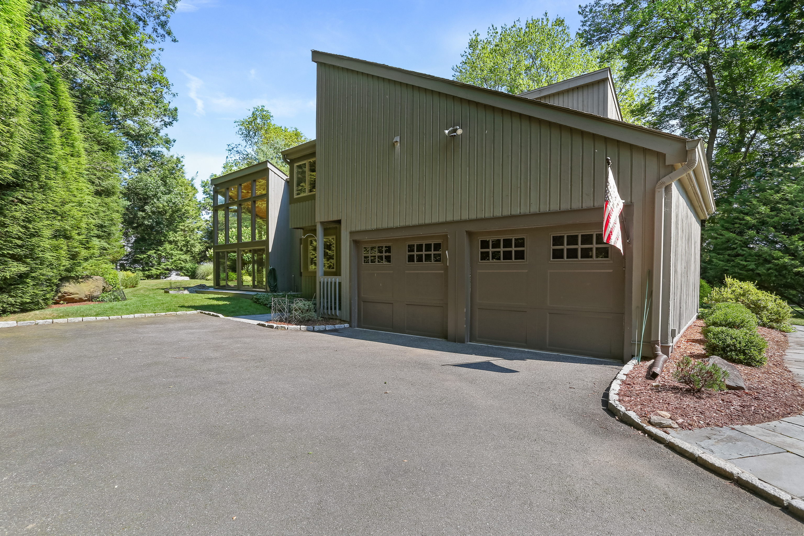 6 Janson Drive