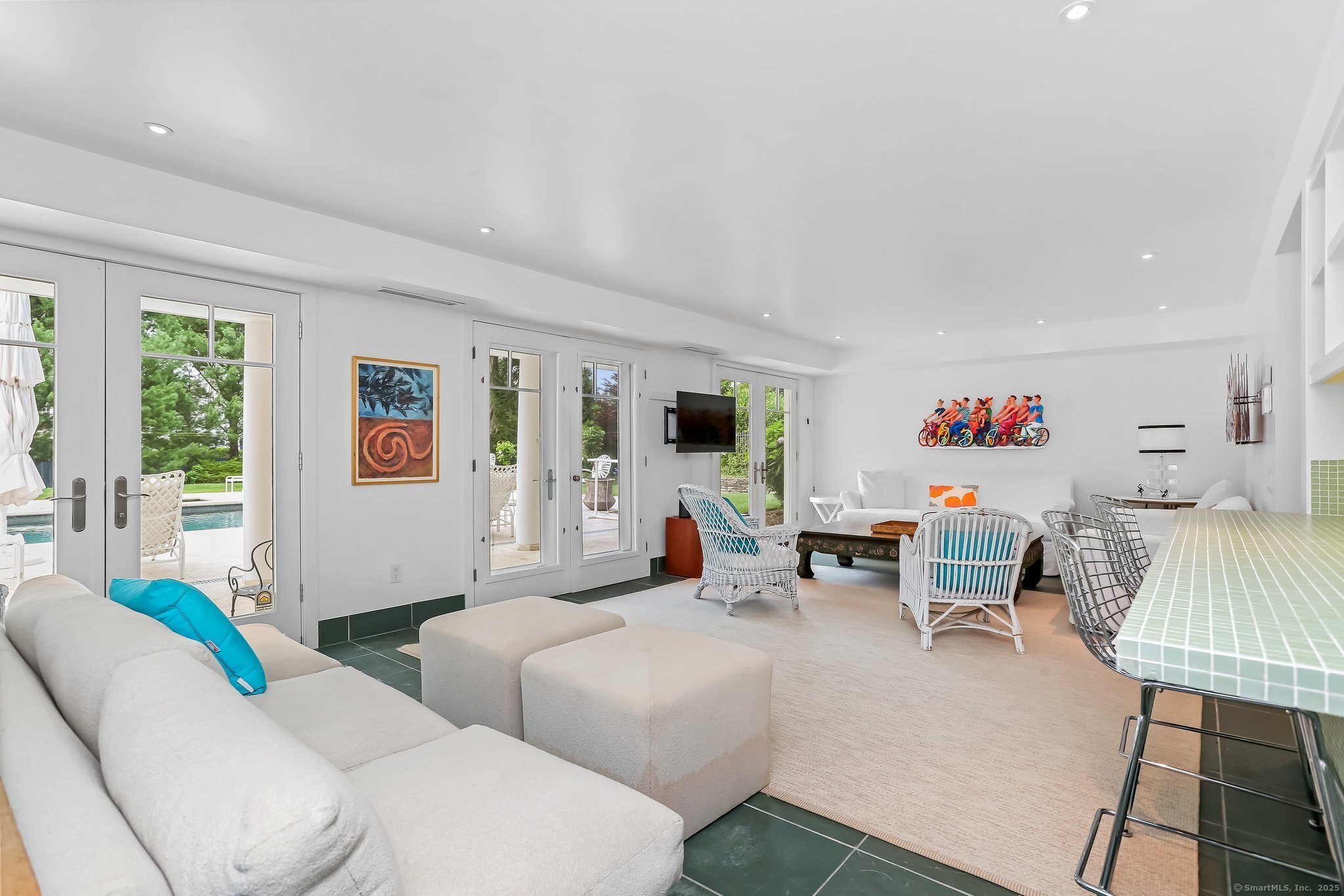2 Bluewater Hill South