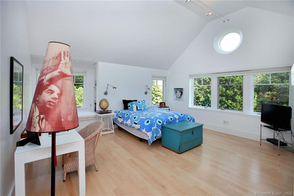 2 Bluewater Hill South