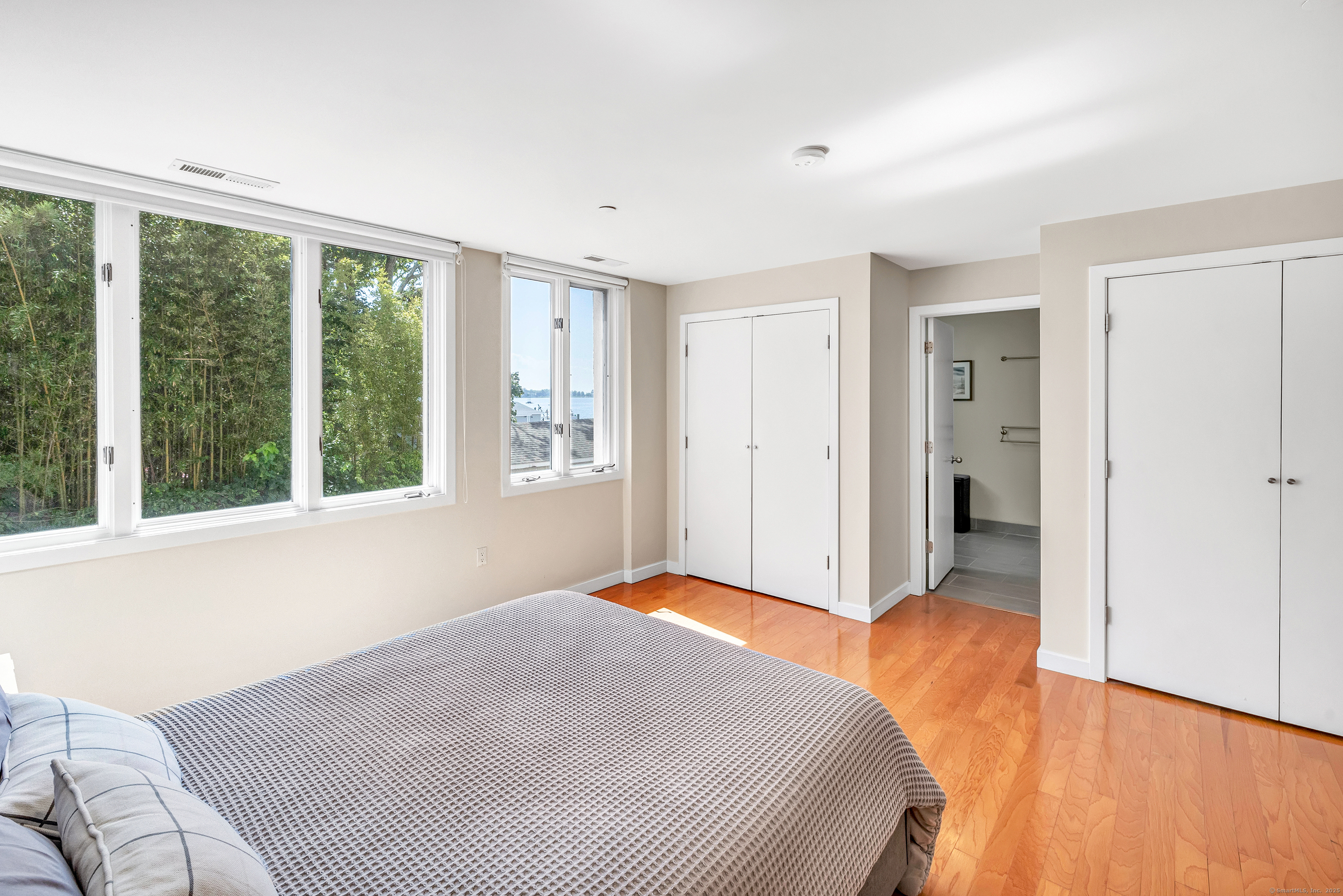 26 Cove Avenue 2D