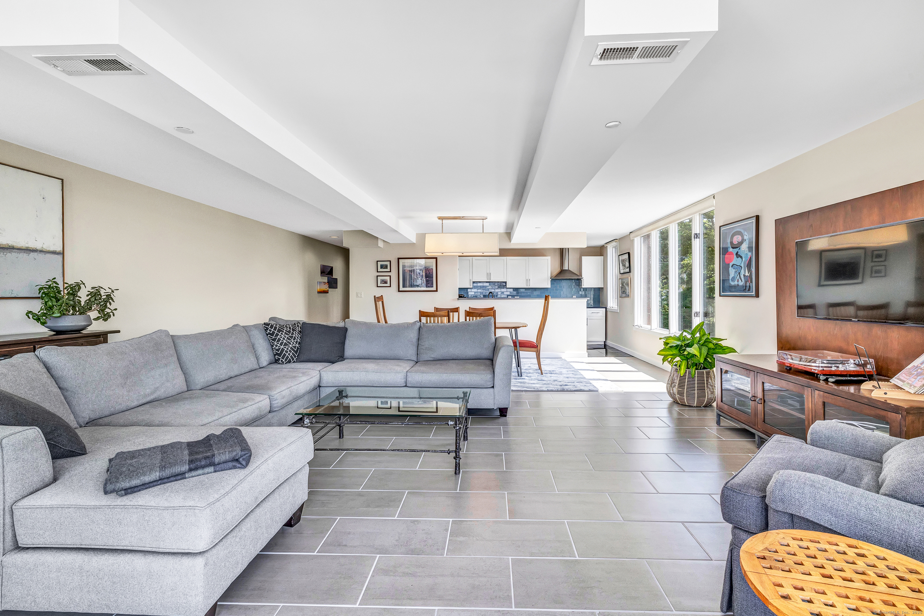 26 Cove Avenue 2D