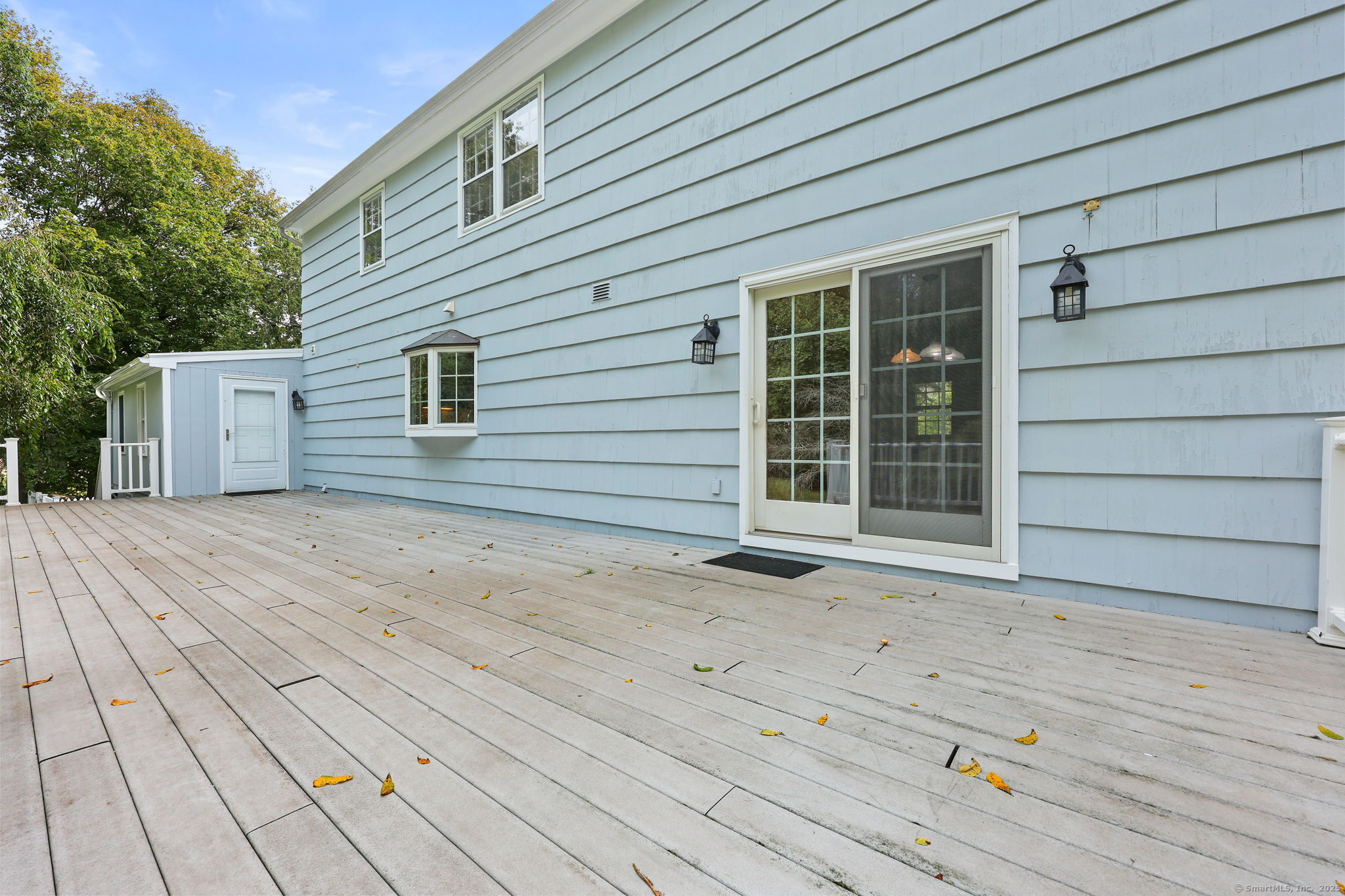 8 Ferry Lane East