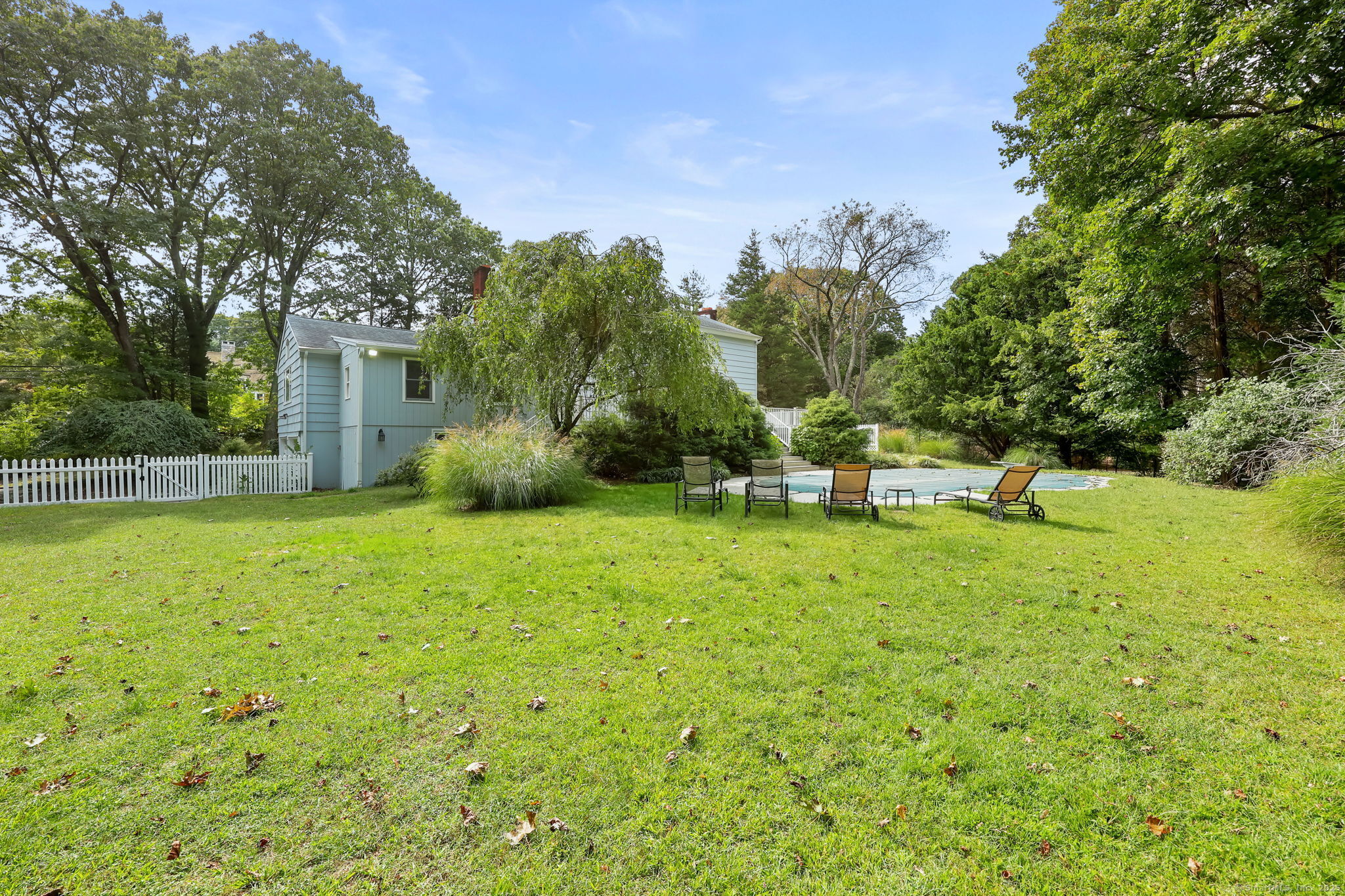 8 Ferry Lane East