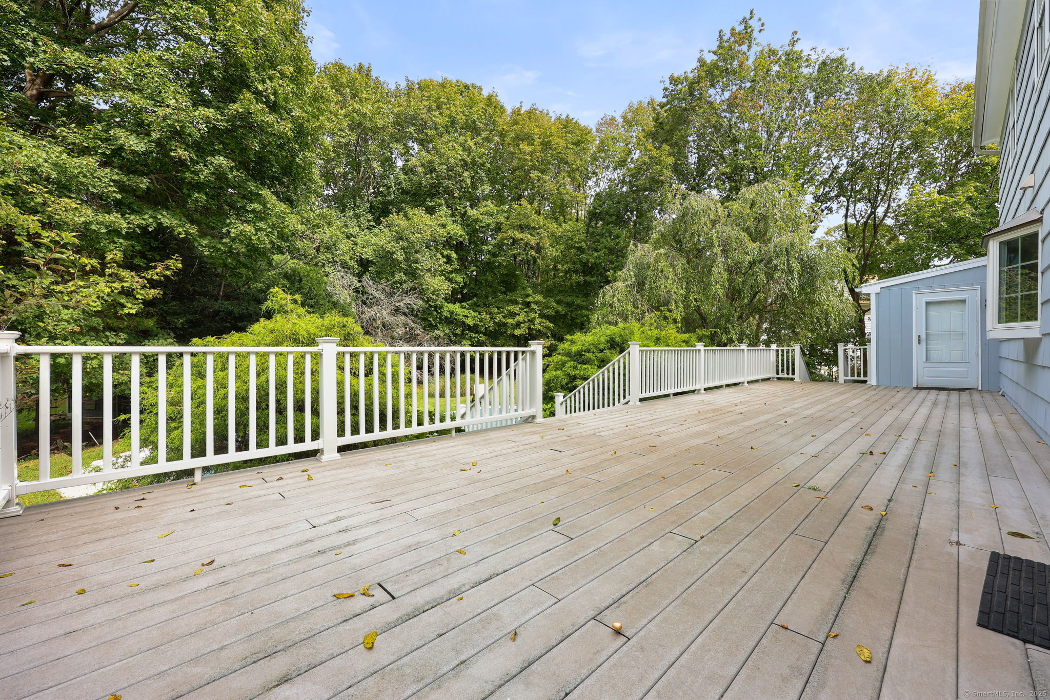 8 Ferry Lane East