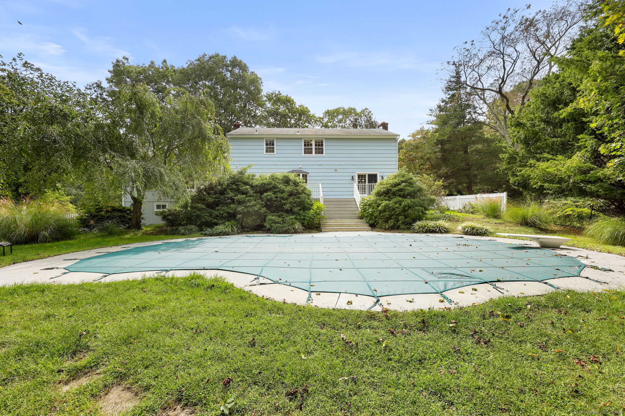 8 Ferry Lane East