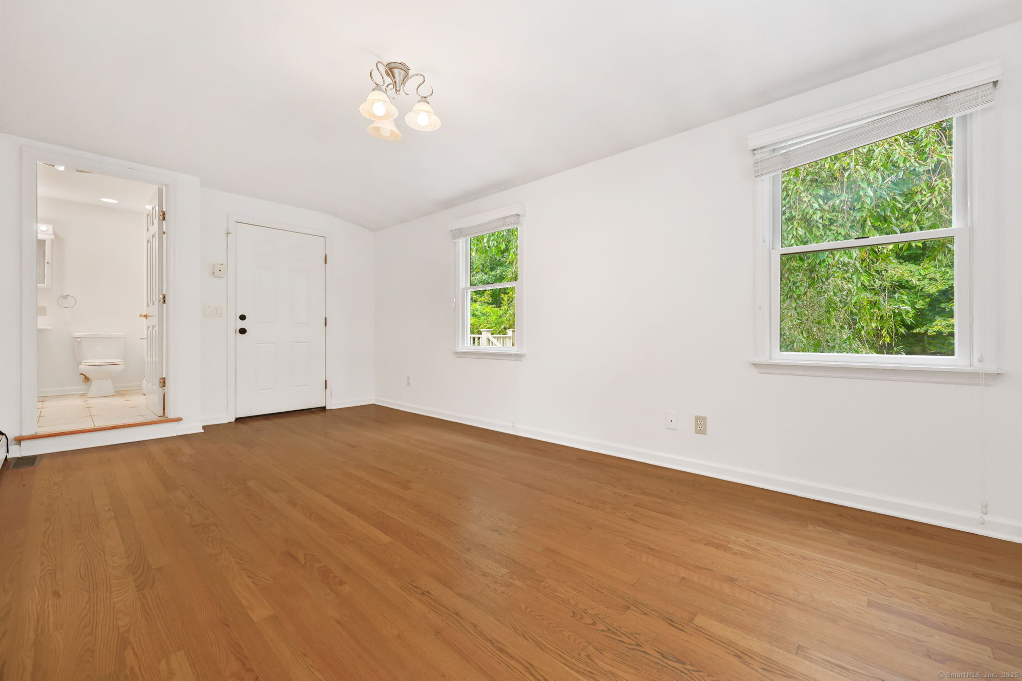 8 Ferry Lane East