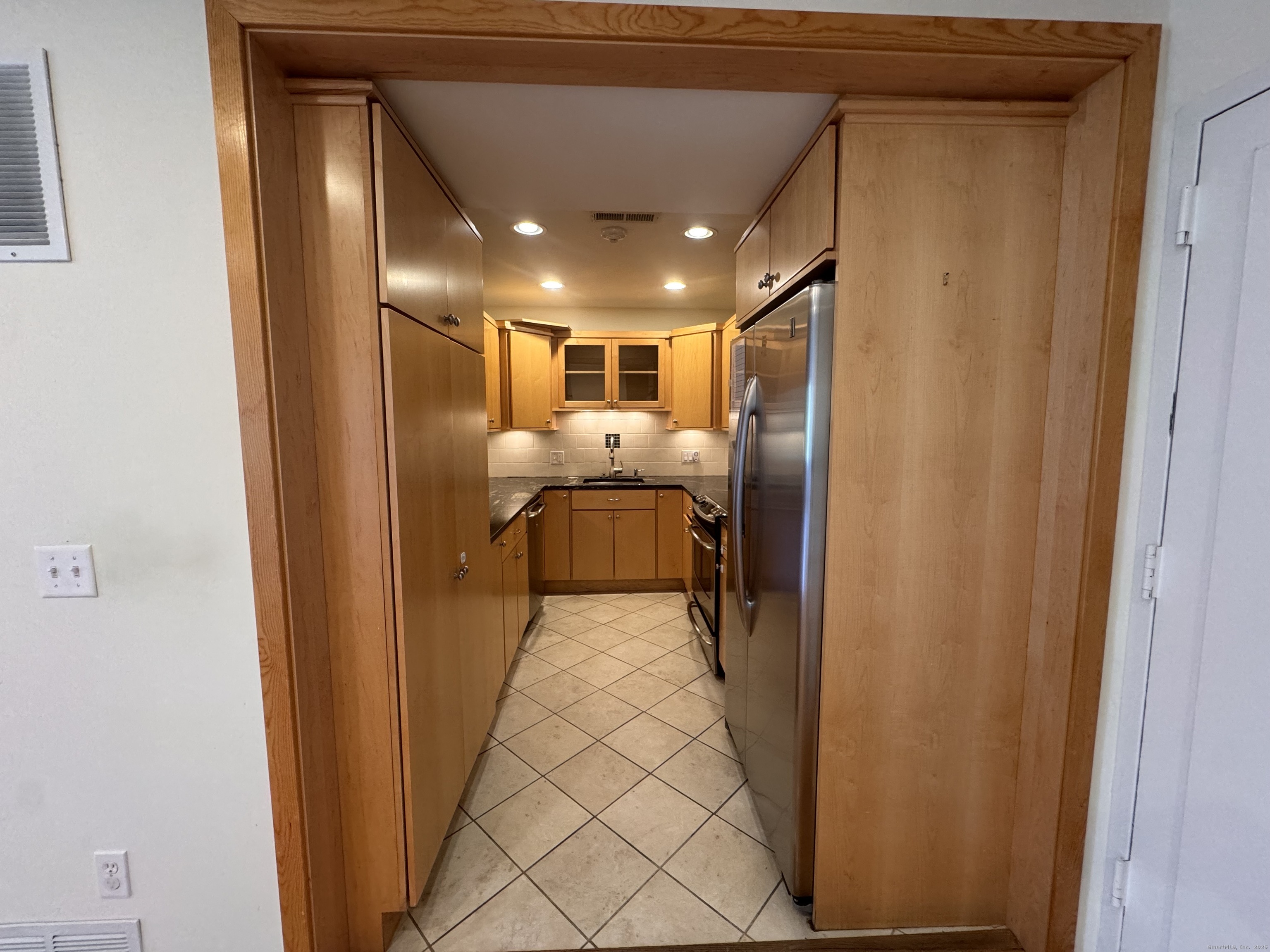 301 Post Road East APT 8