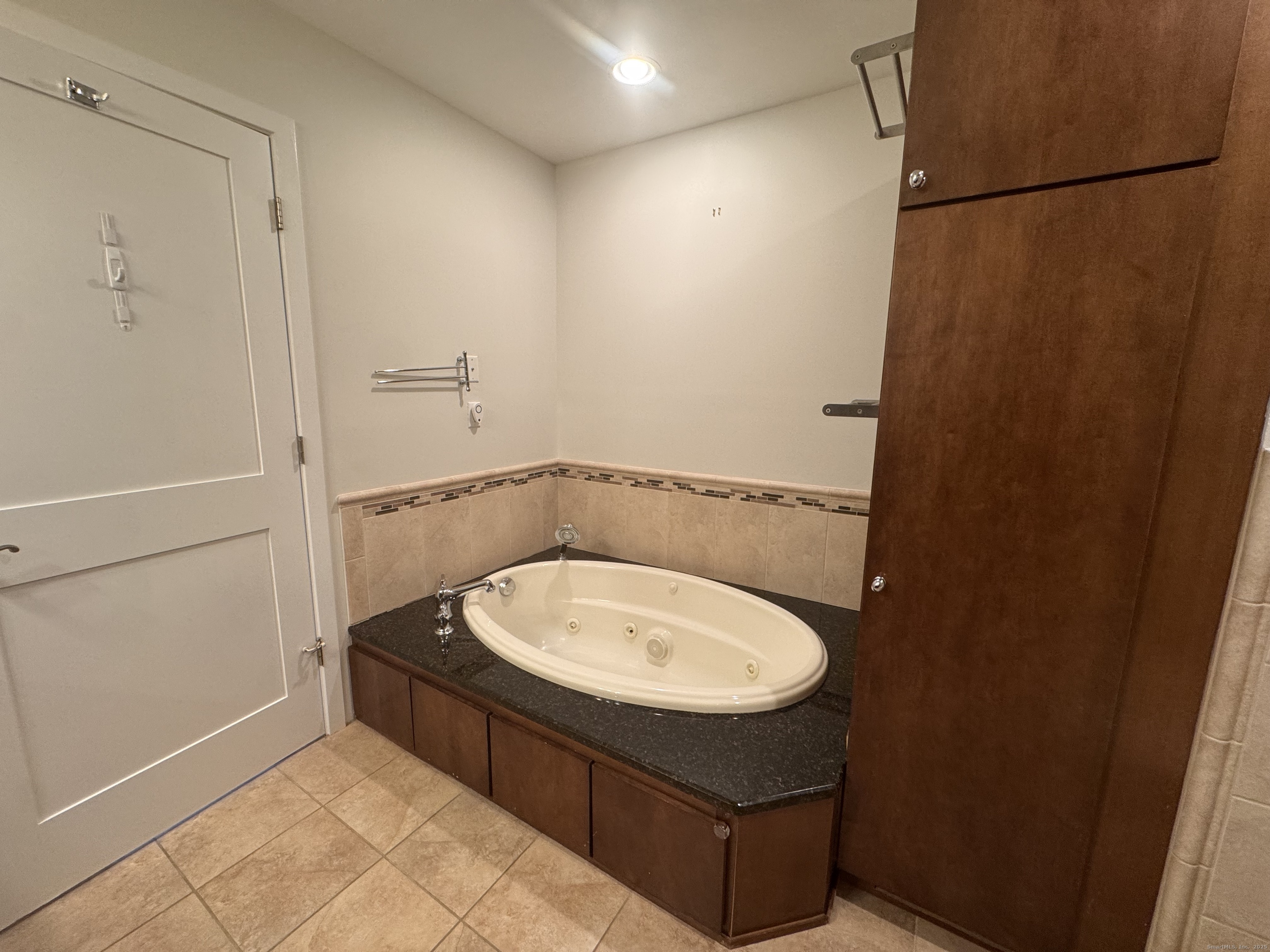 301 Post Road East APT 8