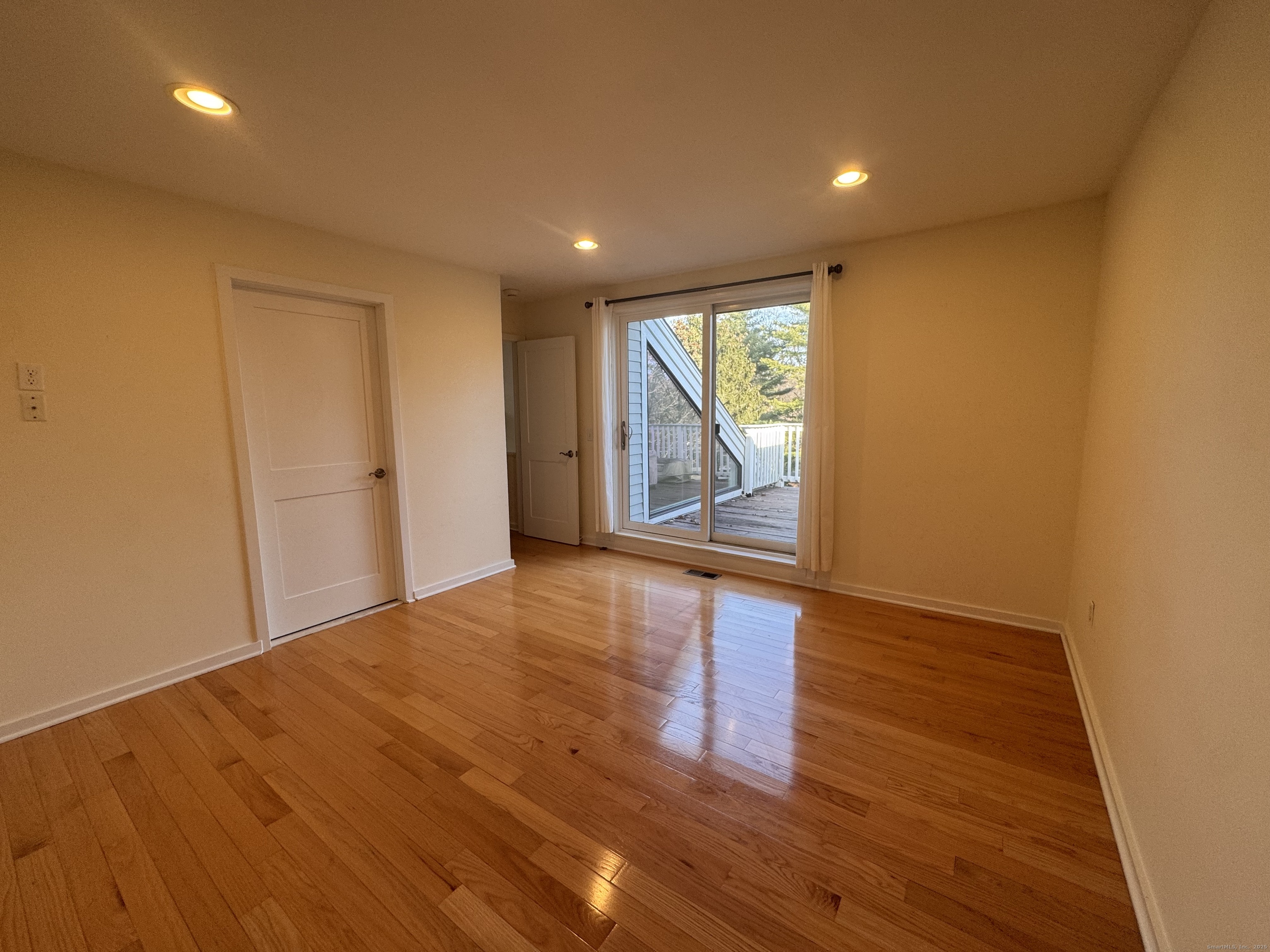 301 Post Road East APT 8