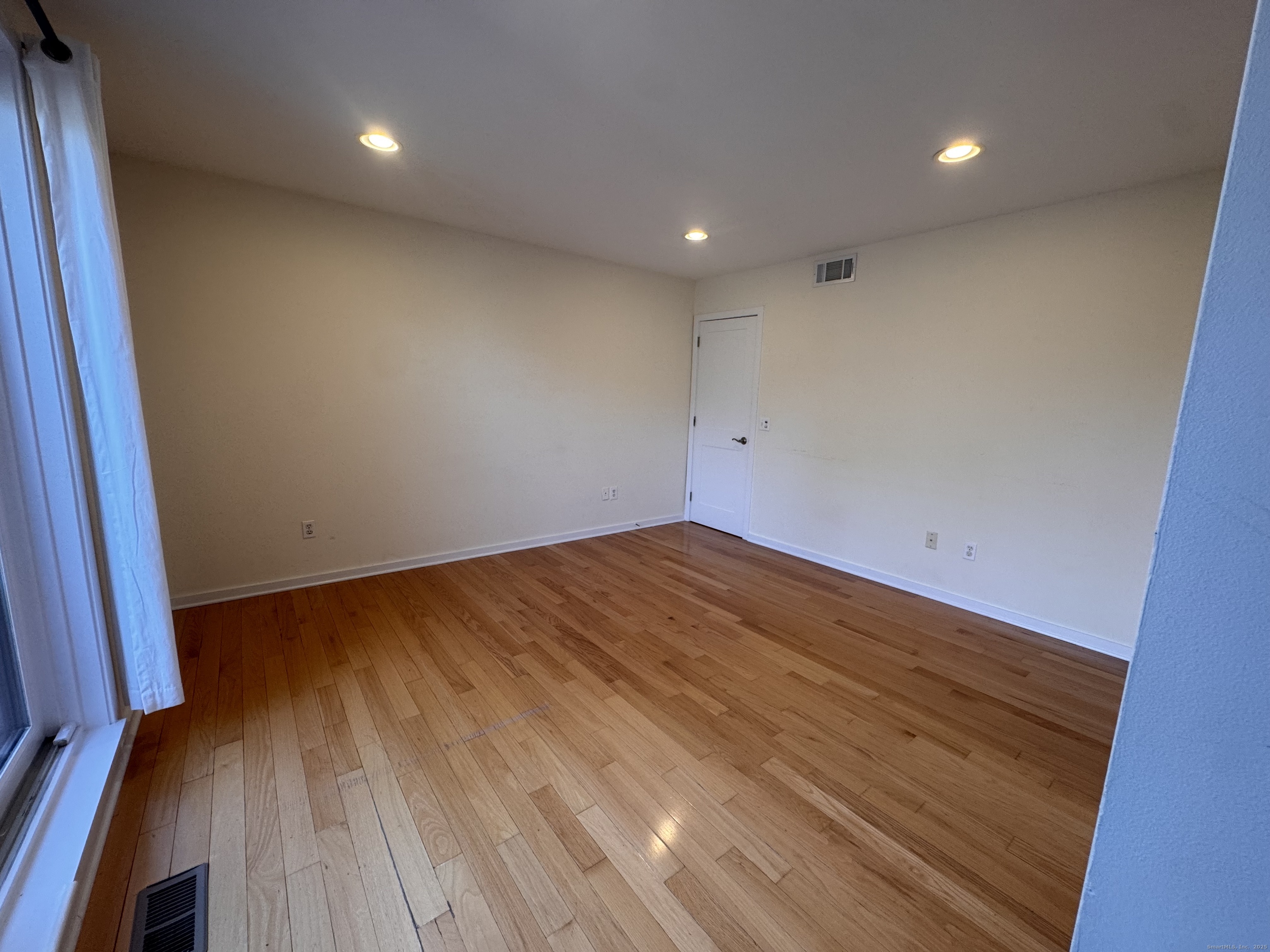 301 Post Road East APT 8