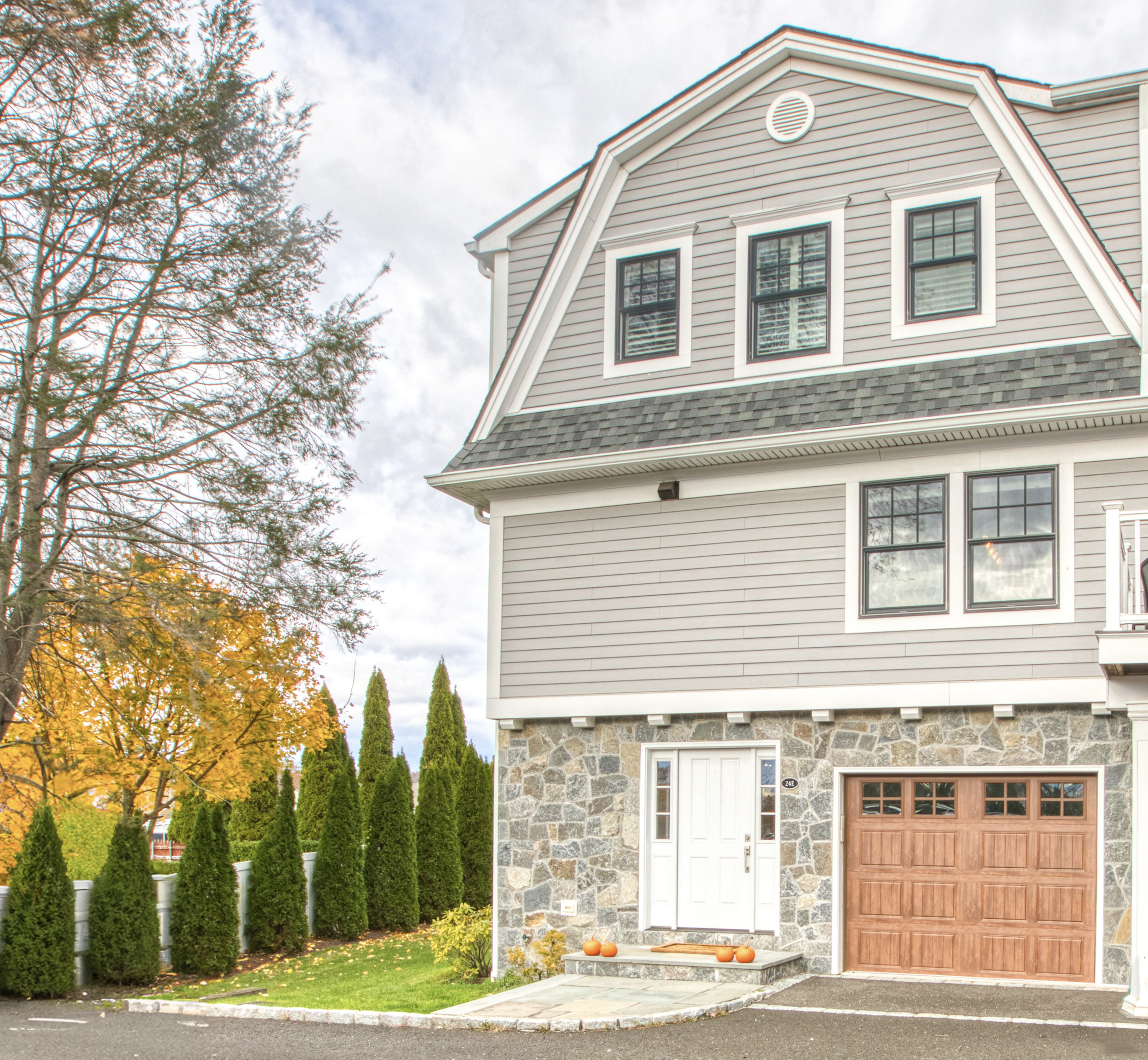 24 Harold Street E