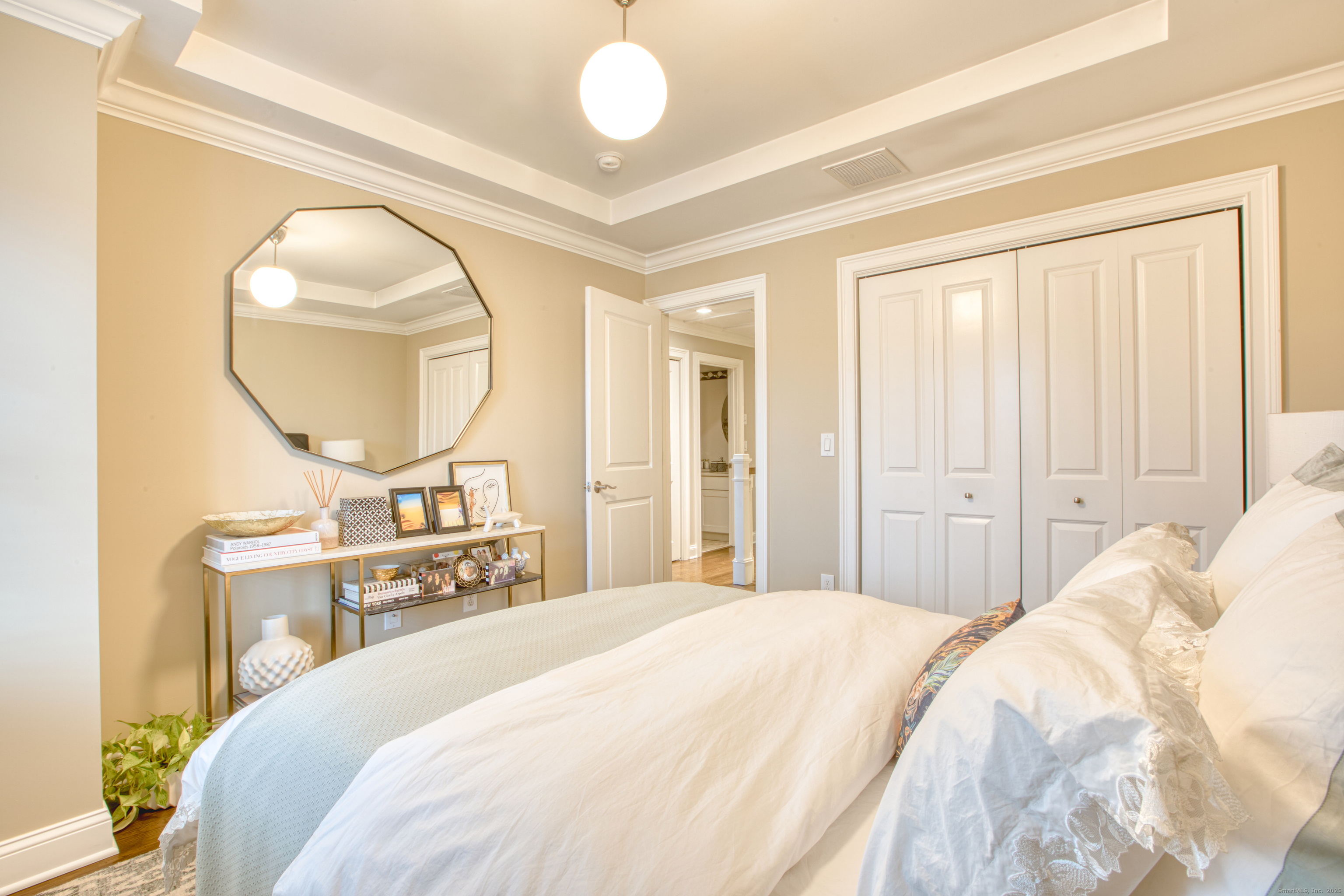 24 Harold Street E