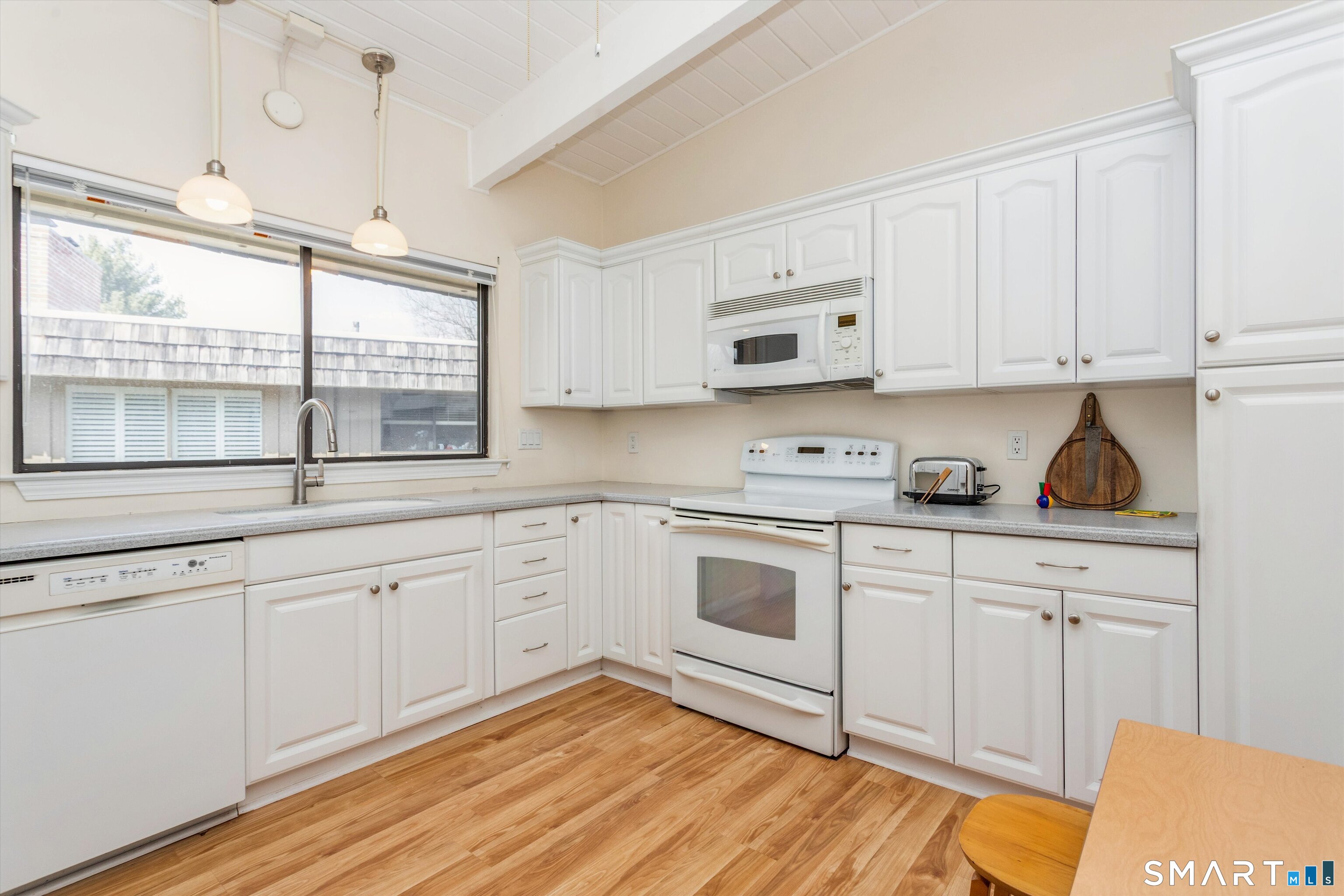 82 Ledgebrook Drive 82