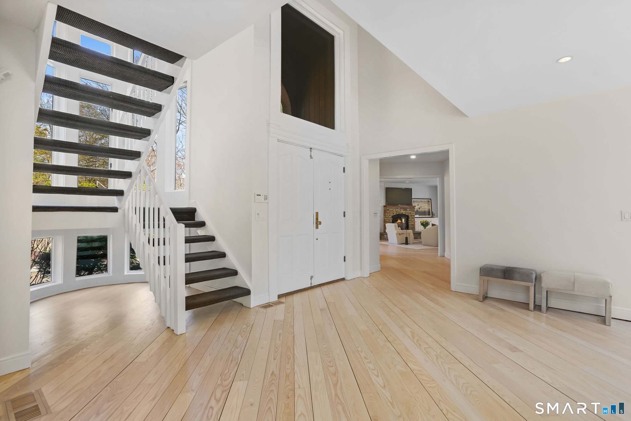 32 Buttonball Lane