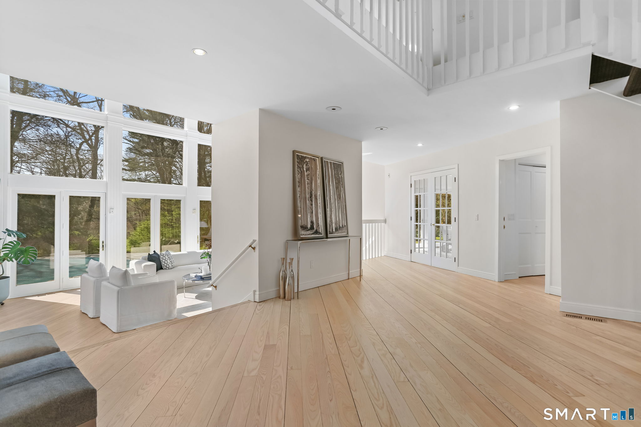 32 Buttonball Lane