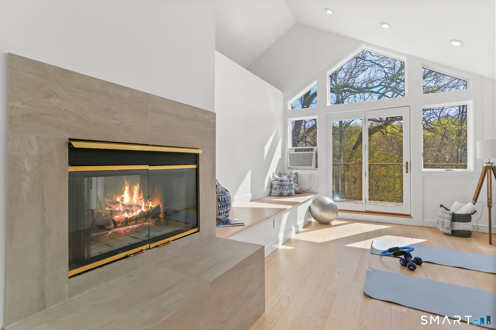 32 Buttonball Lane