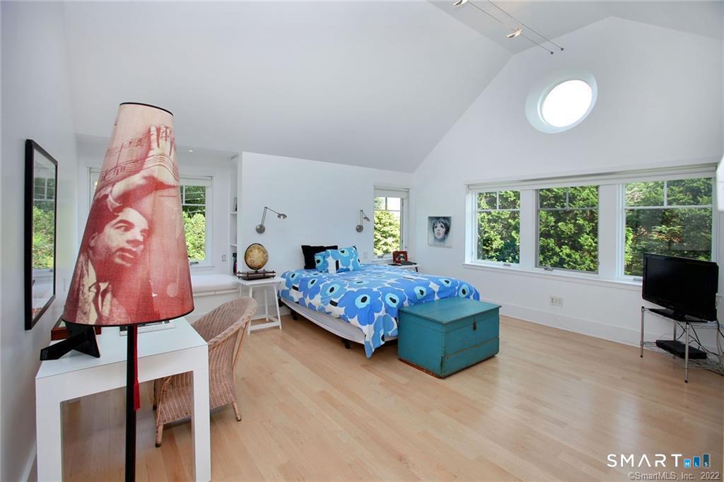 2 Bluewater Hill South
