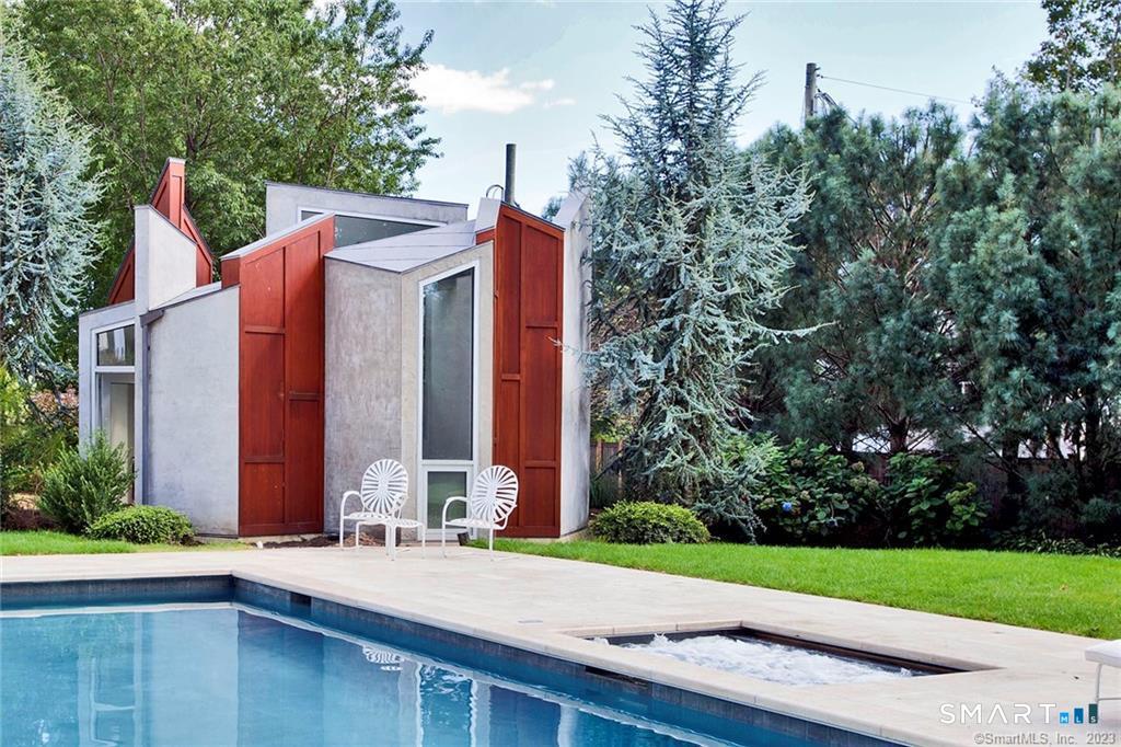2 Bluewater Hill South