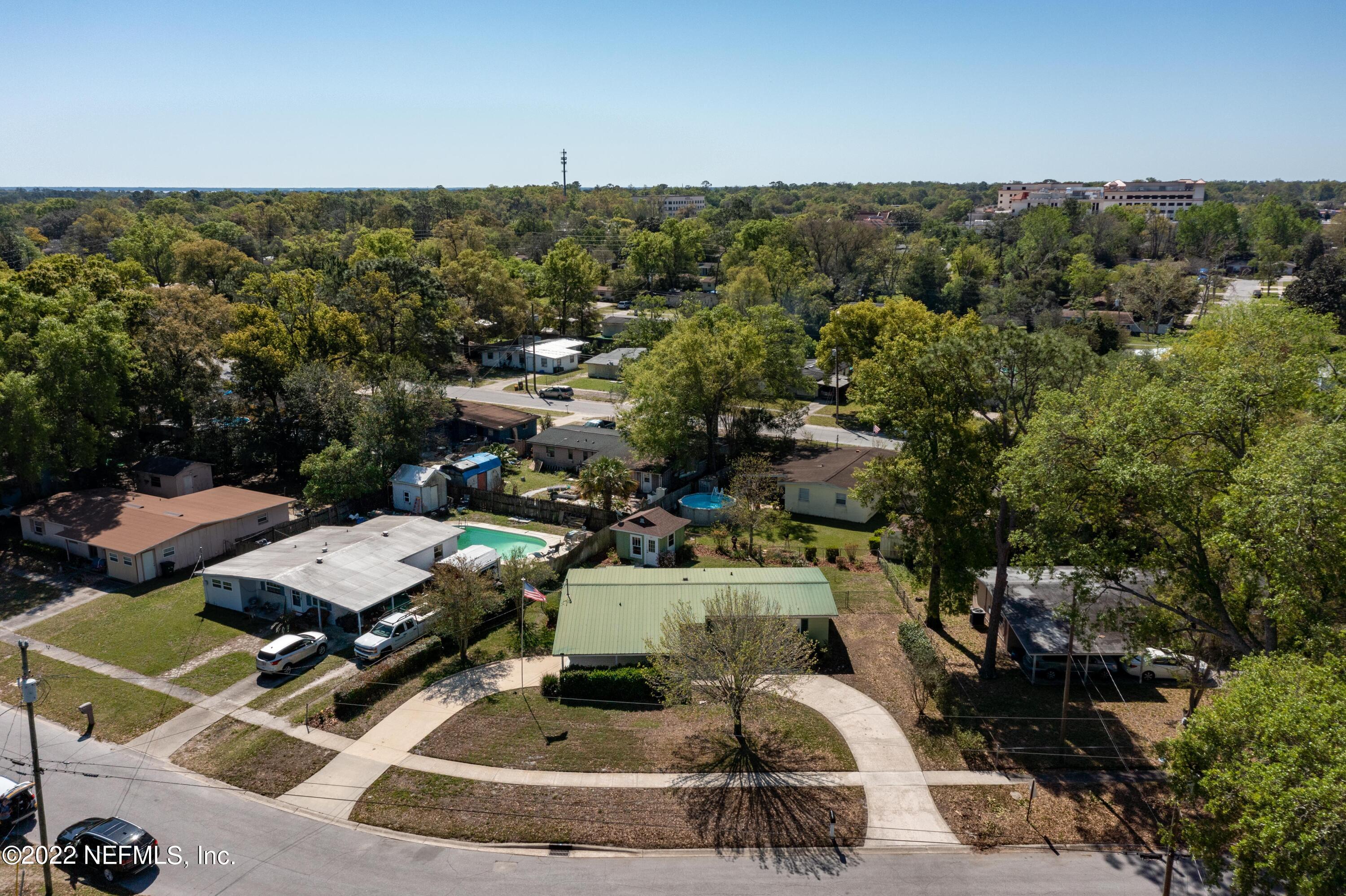 330 BONNLYN DR