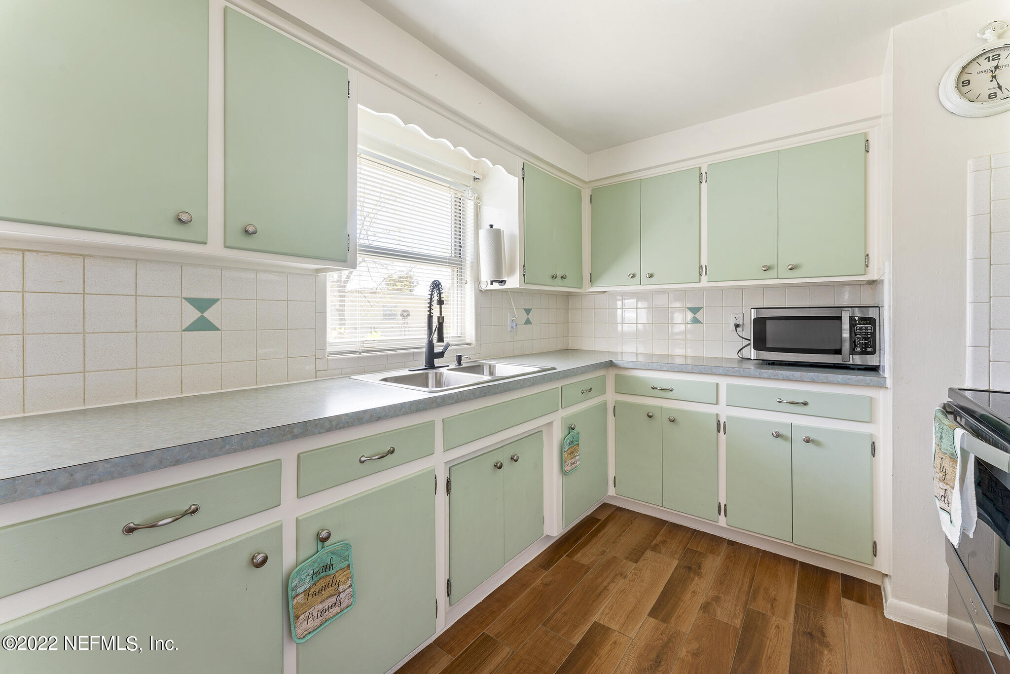 330 BONNLYN DR