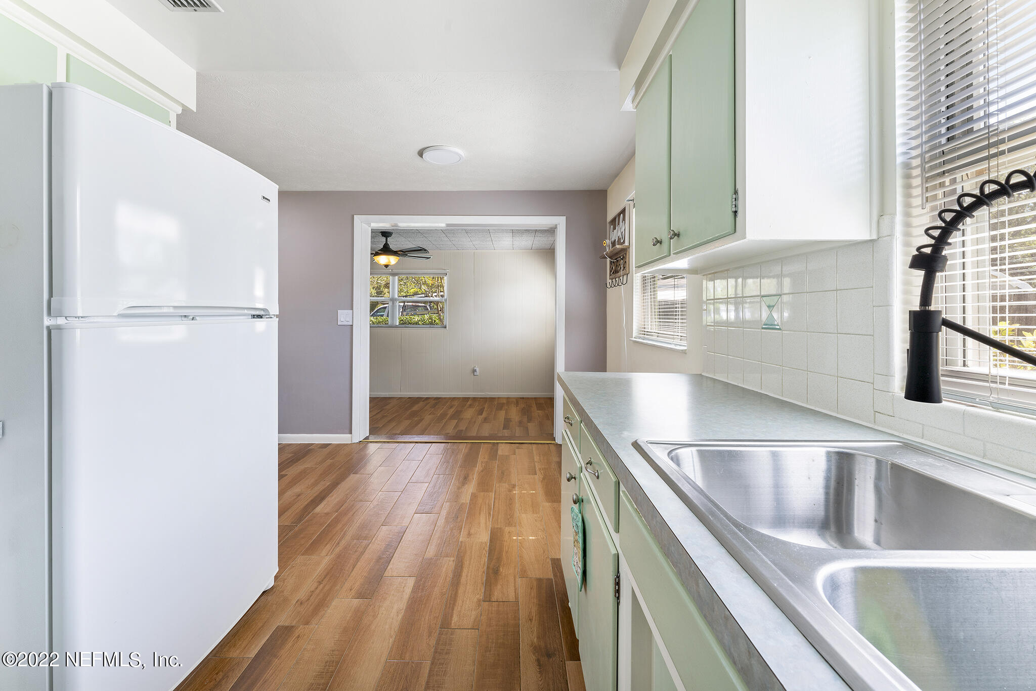330 BONNLYN DR