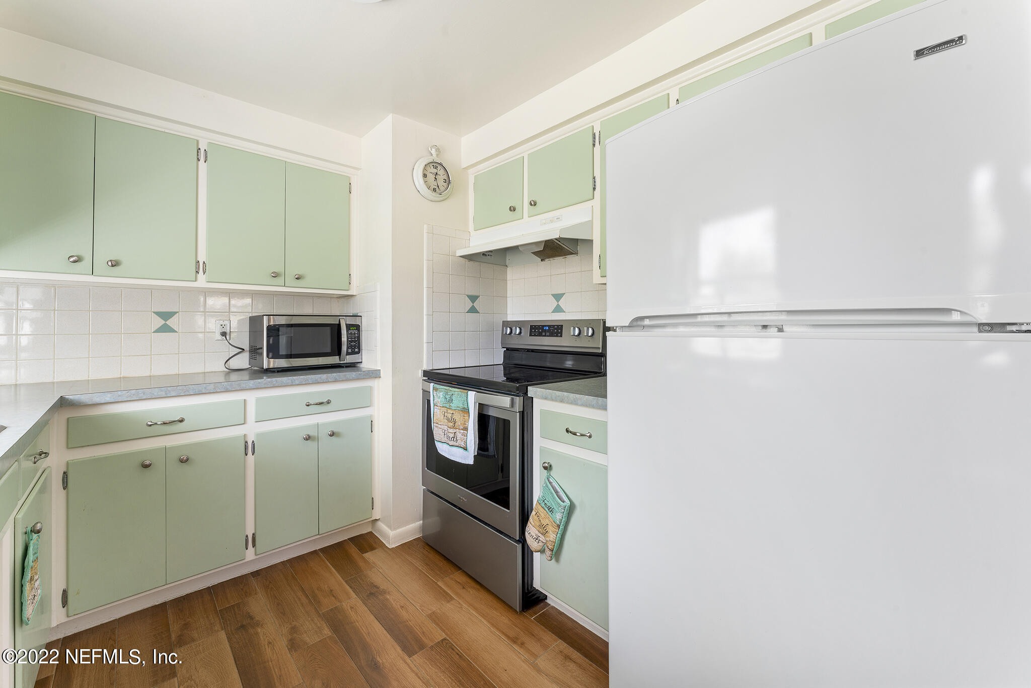 330 BONNLYN DR