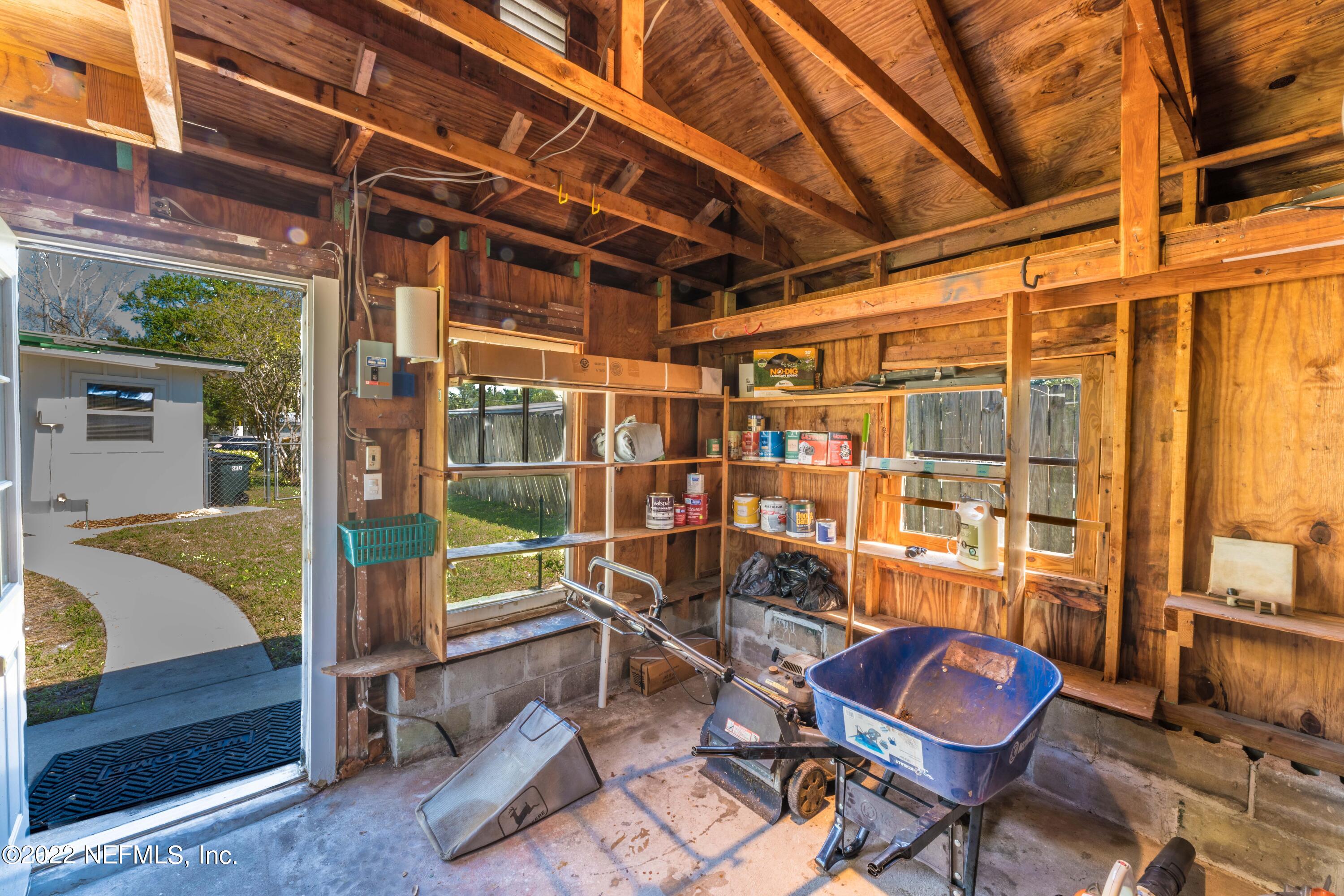 330 BONNLYN DR
