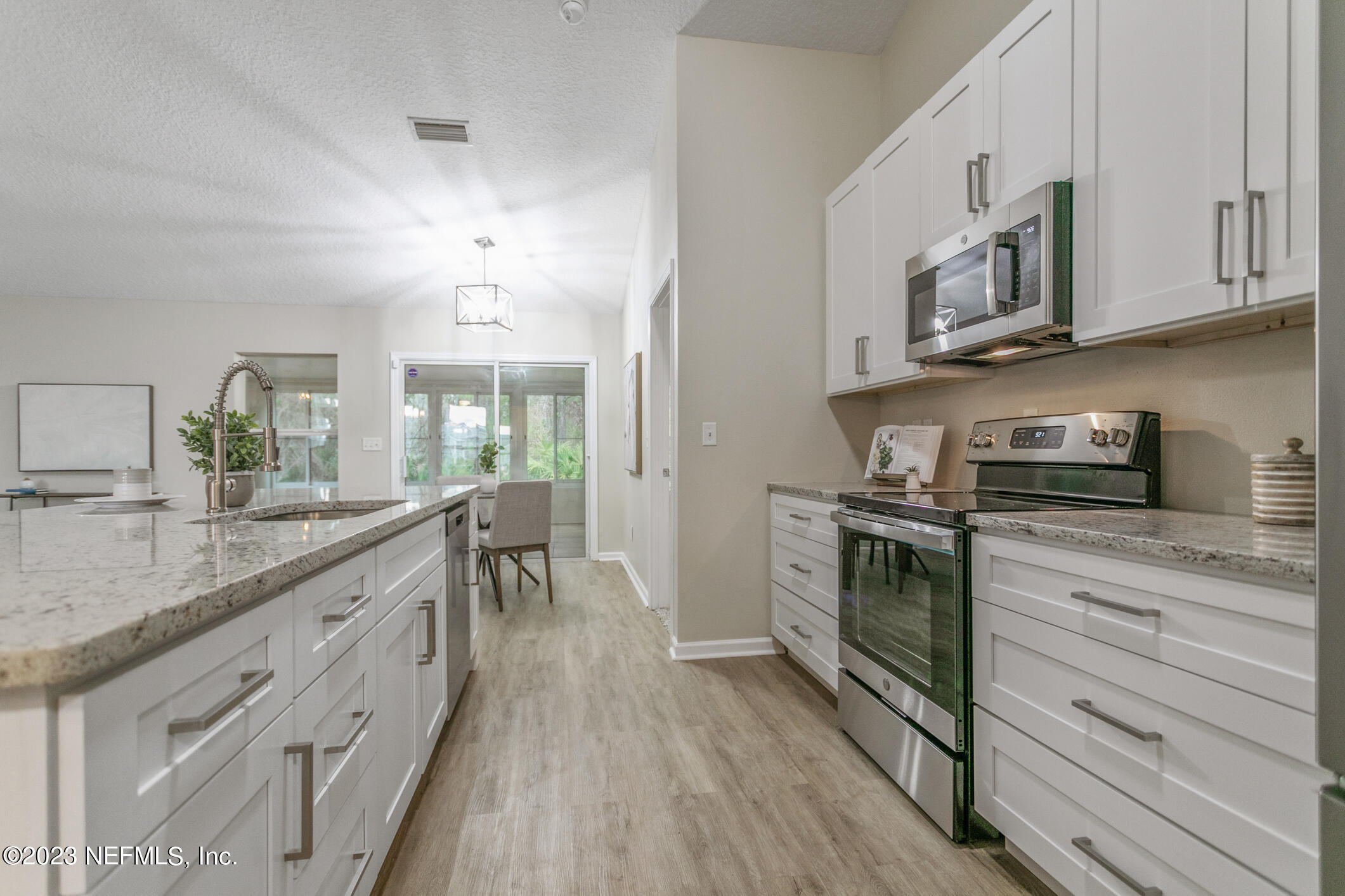 15883 TWIN CREEK DR
