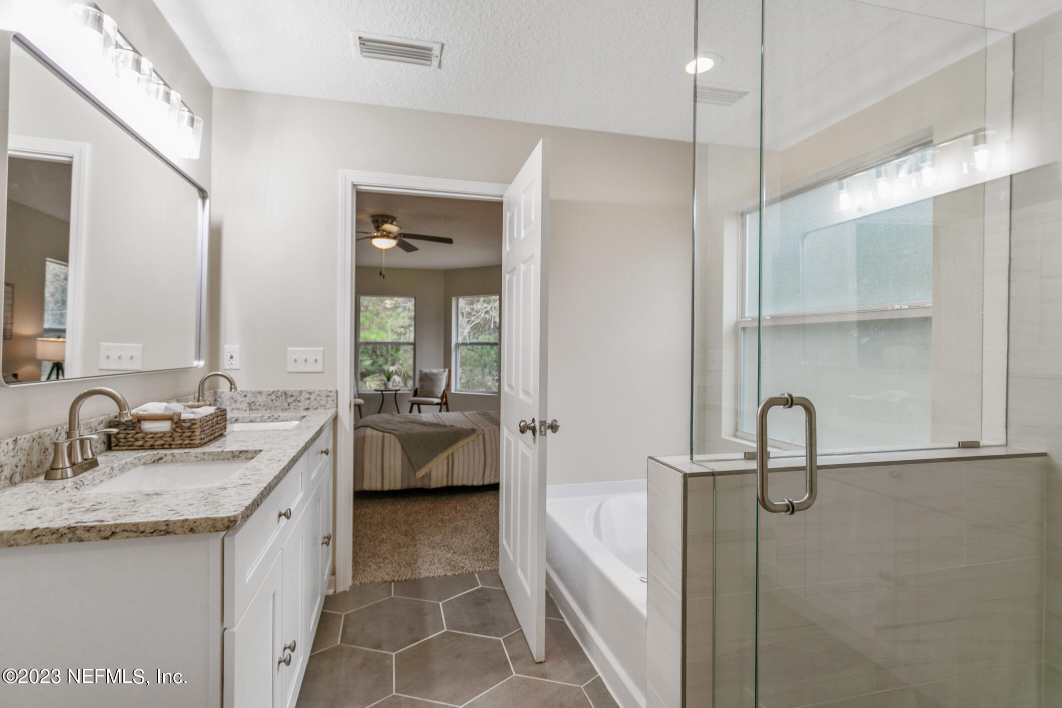15883 TWIN CREEK DR