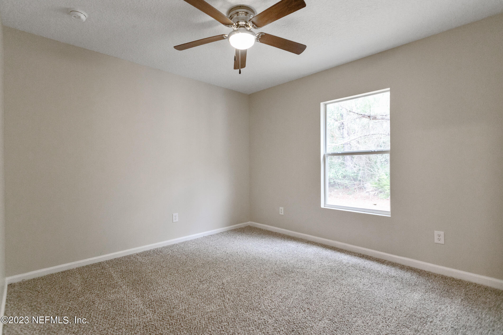 15883 TWIN CREEK DR