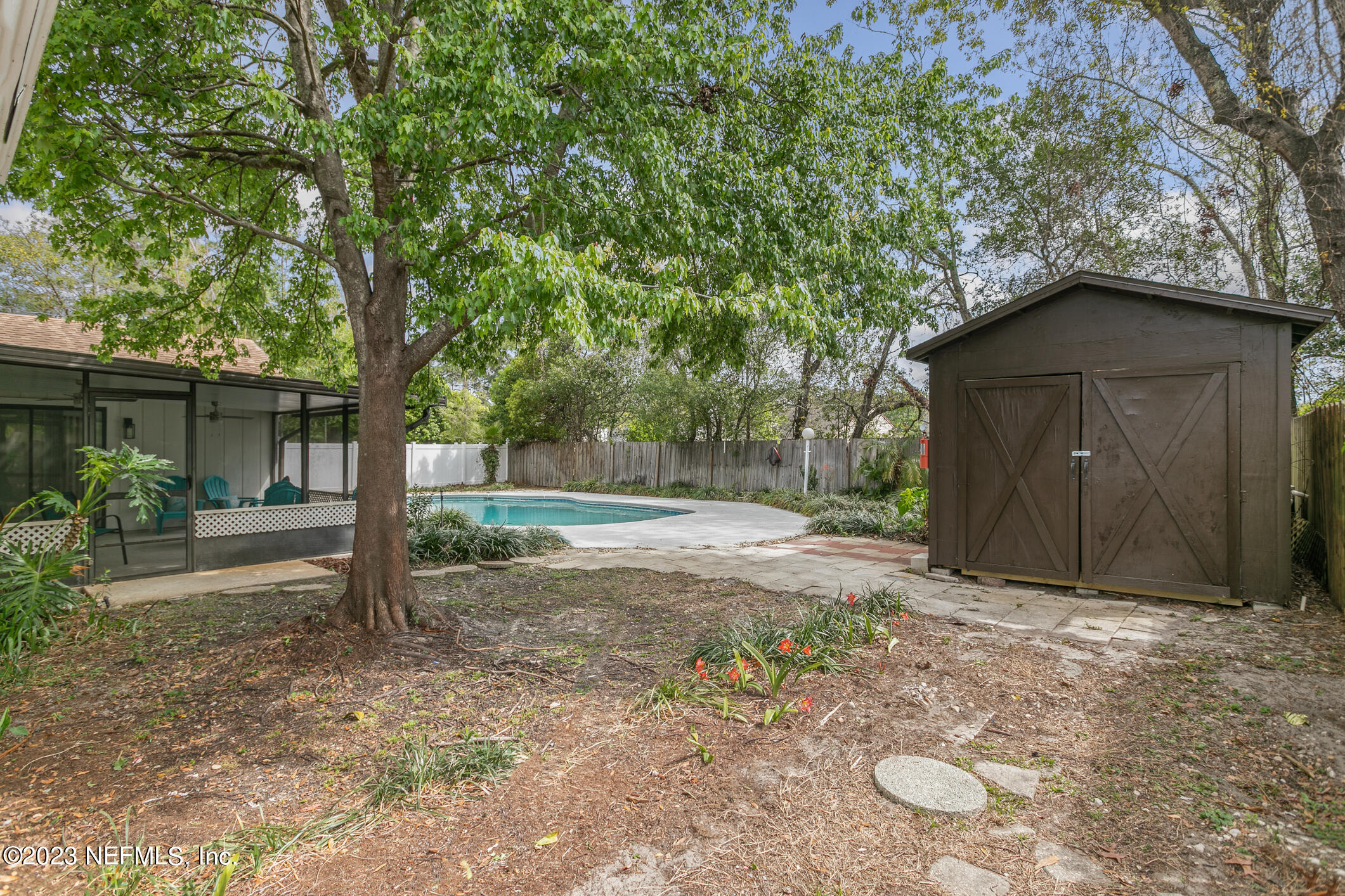 8329 CROSS TIMBERS DR E